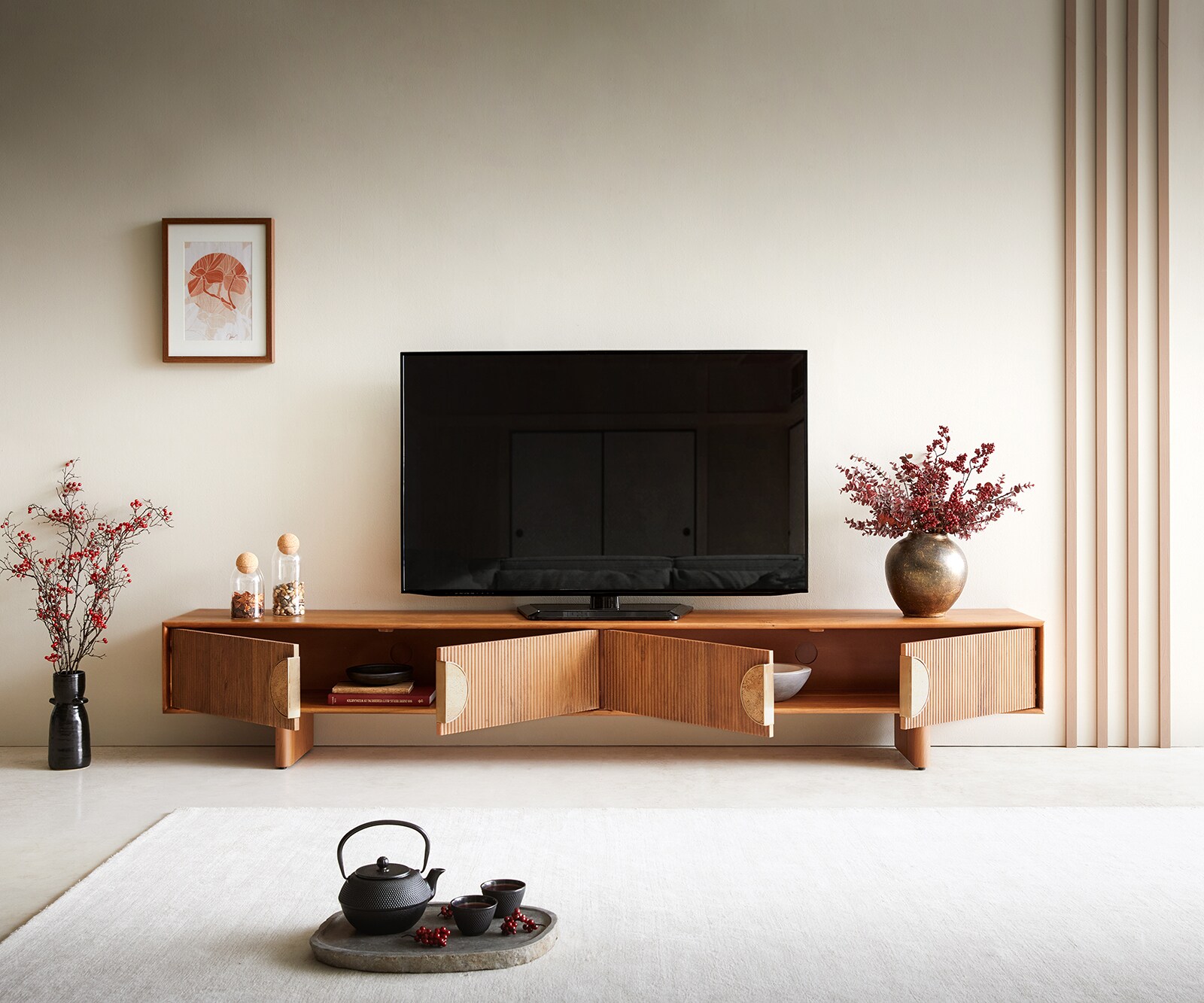 Meuble-TV Surimu 240 cm acacia brun clair 4 portes poignée en liège pieds en bois 4