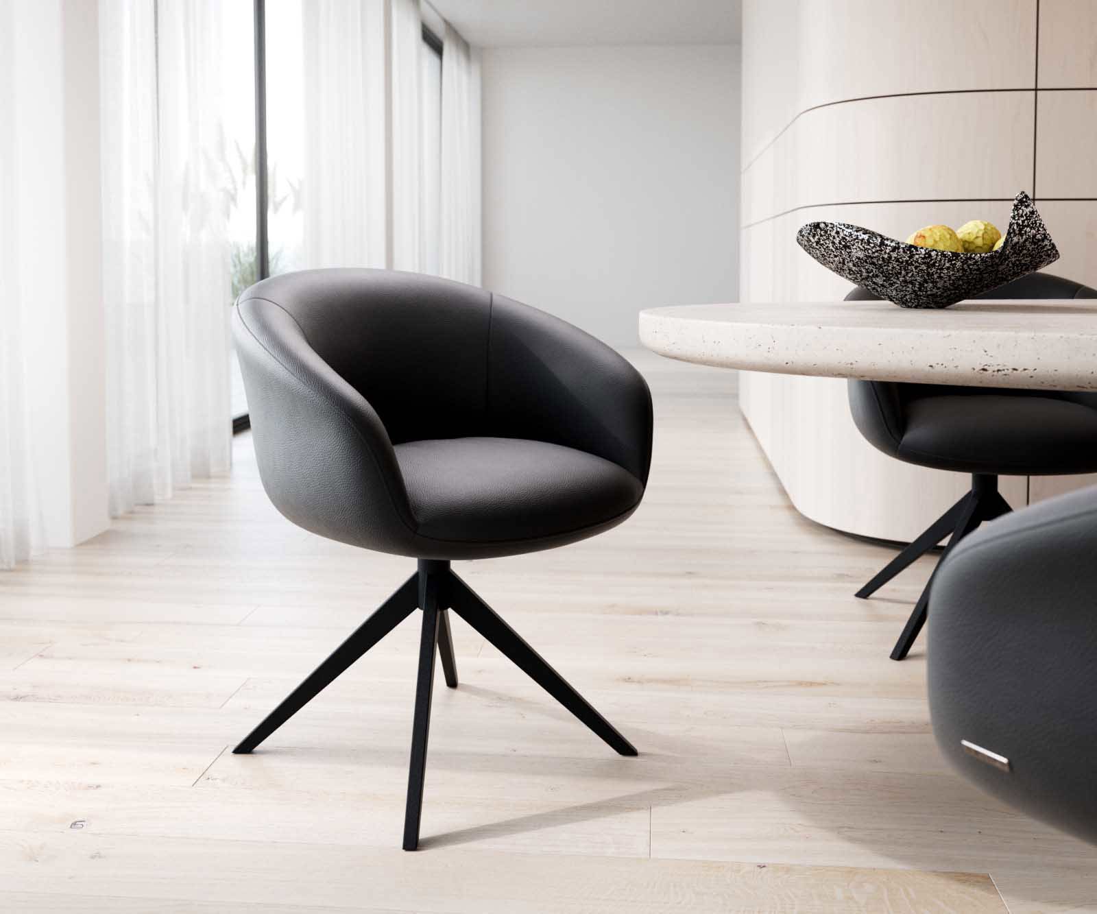 Chaise-pivotante Vinka-Flex avec accoudoirs cuir de vache noir pied croisé large noir pivotement sur 360° ressorts ensachés