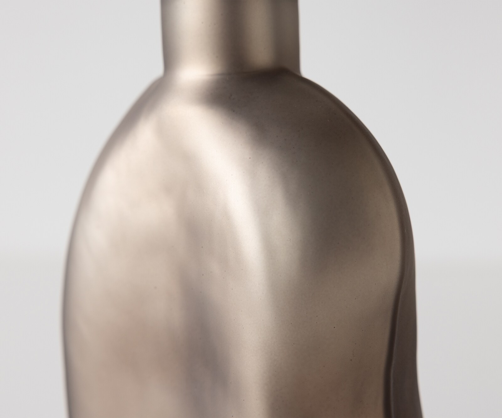 Vase Mireva l15 x P9 x H27 cm Verre Opal Soufflé à la bouche 5