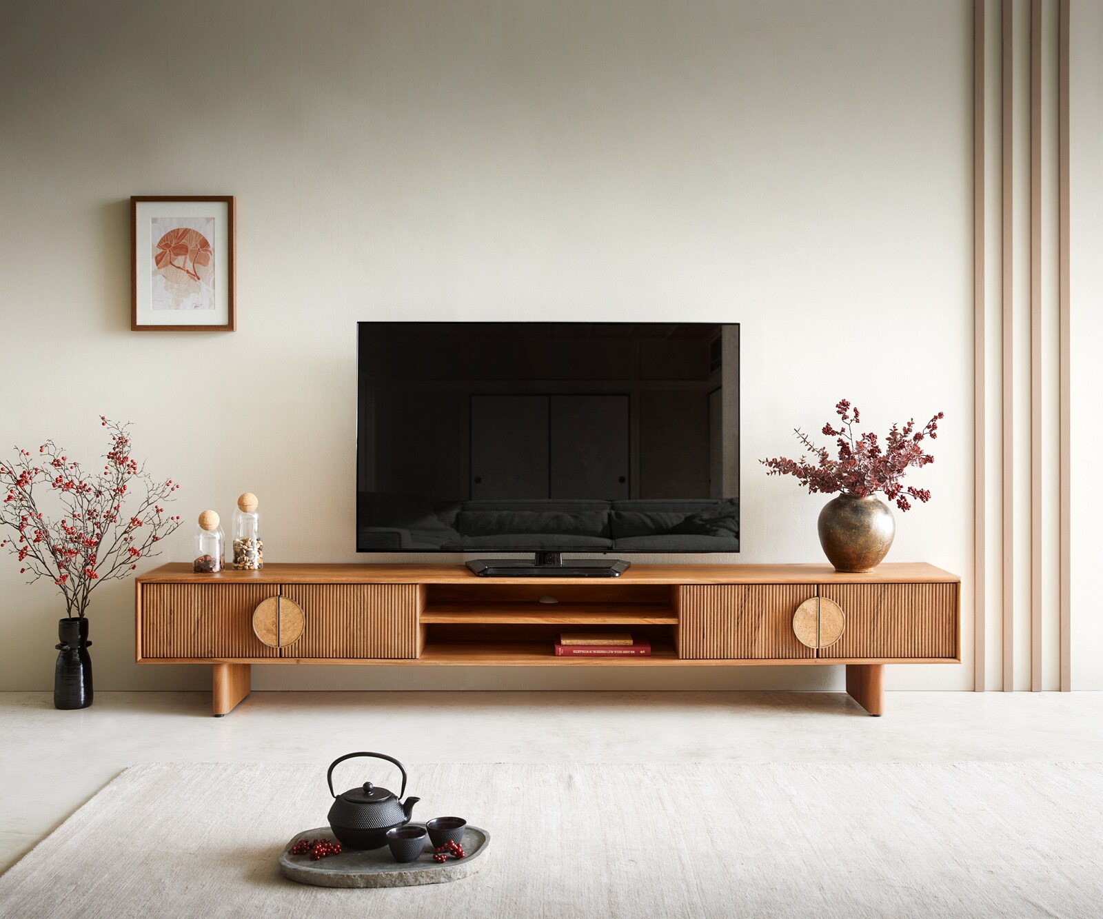 Meuble-TV Surimu 240 cm acacia marron clair 4 portes 2 compartiments poignée en liège pieds en bois 1