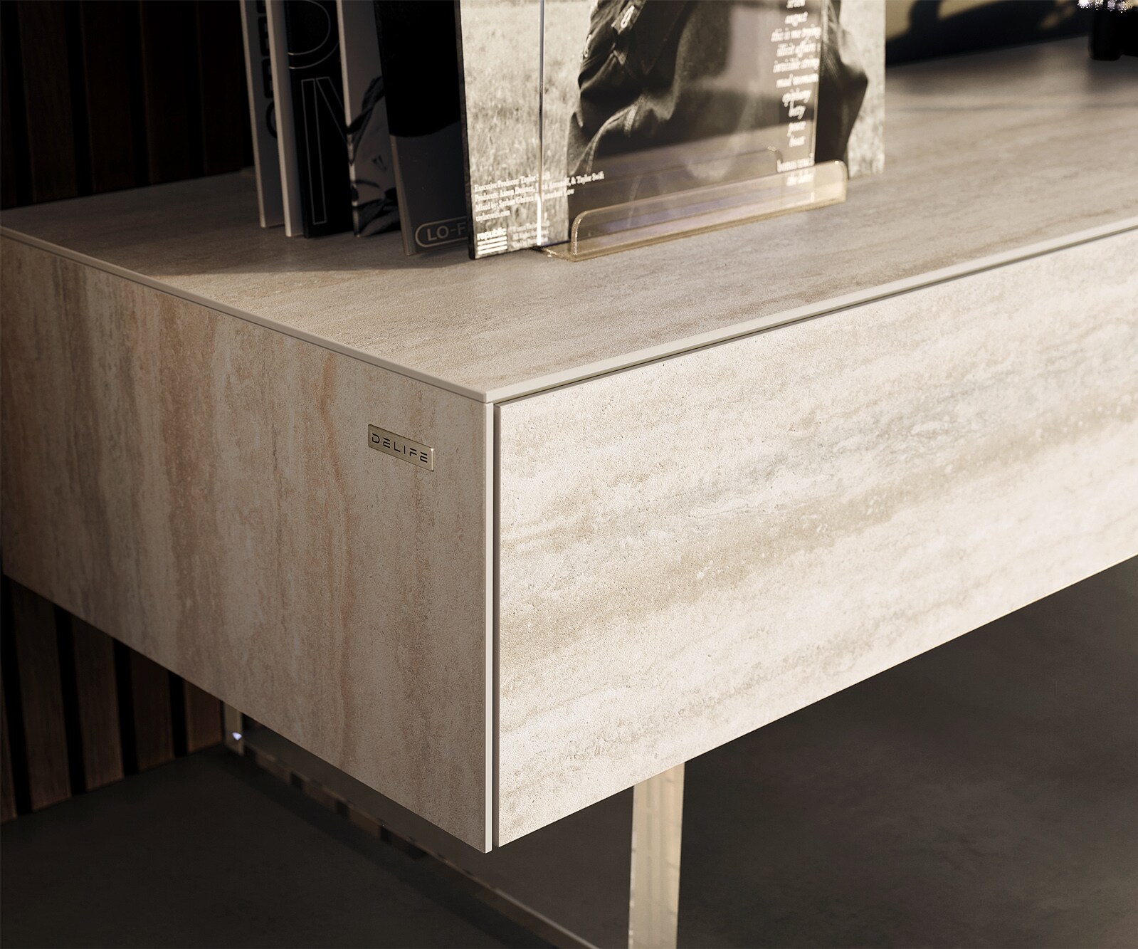 Meuble-TV Cuor 150 cm Céramique Laminam® Travertino Bianco Crème-blanc 1 Clapet 1 Tiroir Pied optique flottant Verre acrylique 6