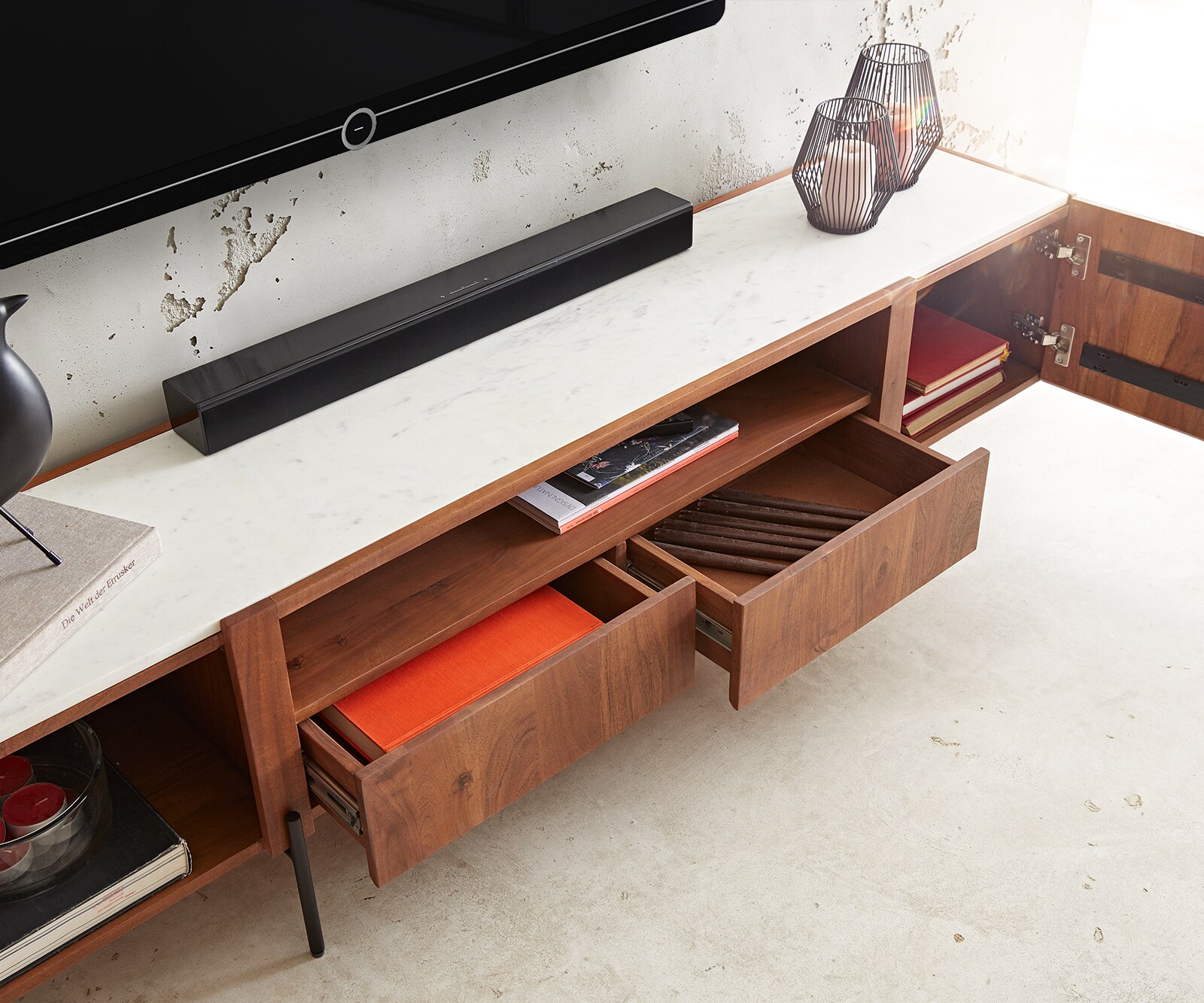 Meuble-TV Secara 200 cm acacia marron 2 portes 2 tiroirs marbre pieds noirs 4