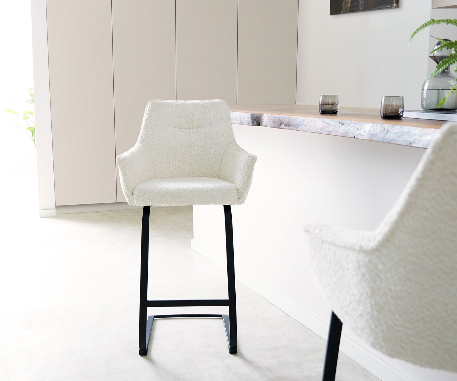 Chaise-de-bar Alja-Flex Bouclé Blanc cadre luge plat Métal Noir Ressorts ensachés 2