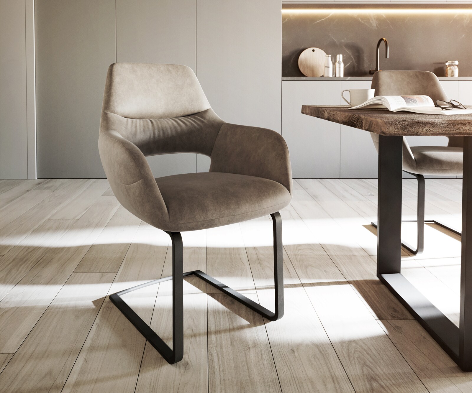 Cantilever Yago-Flex avec accoudoirs microvelours taupe vintage pied cantilever plat noir ressorts ensachés