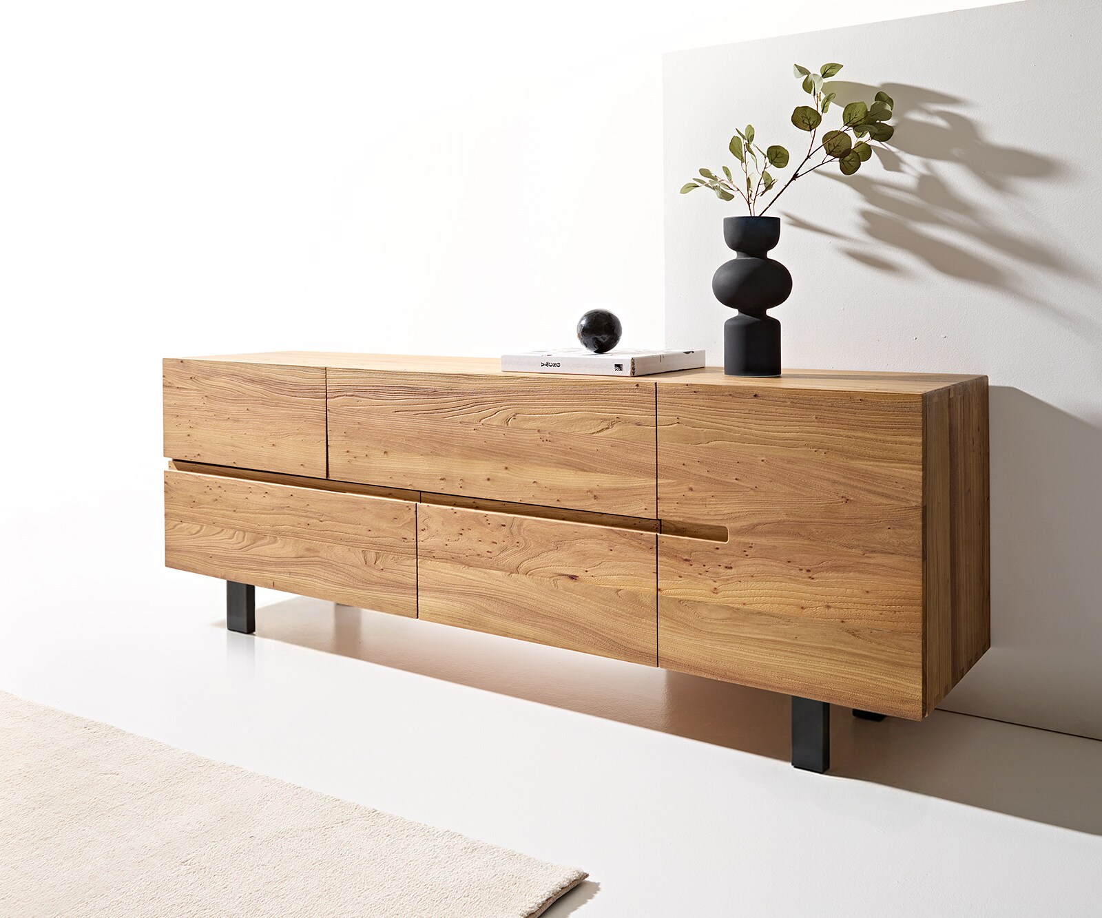 Buffet Tiamar 180 cm orme naturel 1 porte 4 tiroirs pieds carrés en métal noir