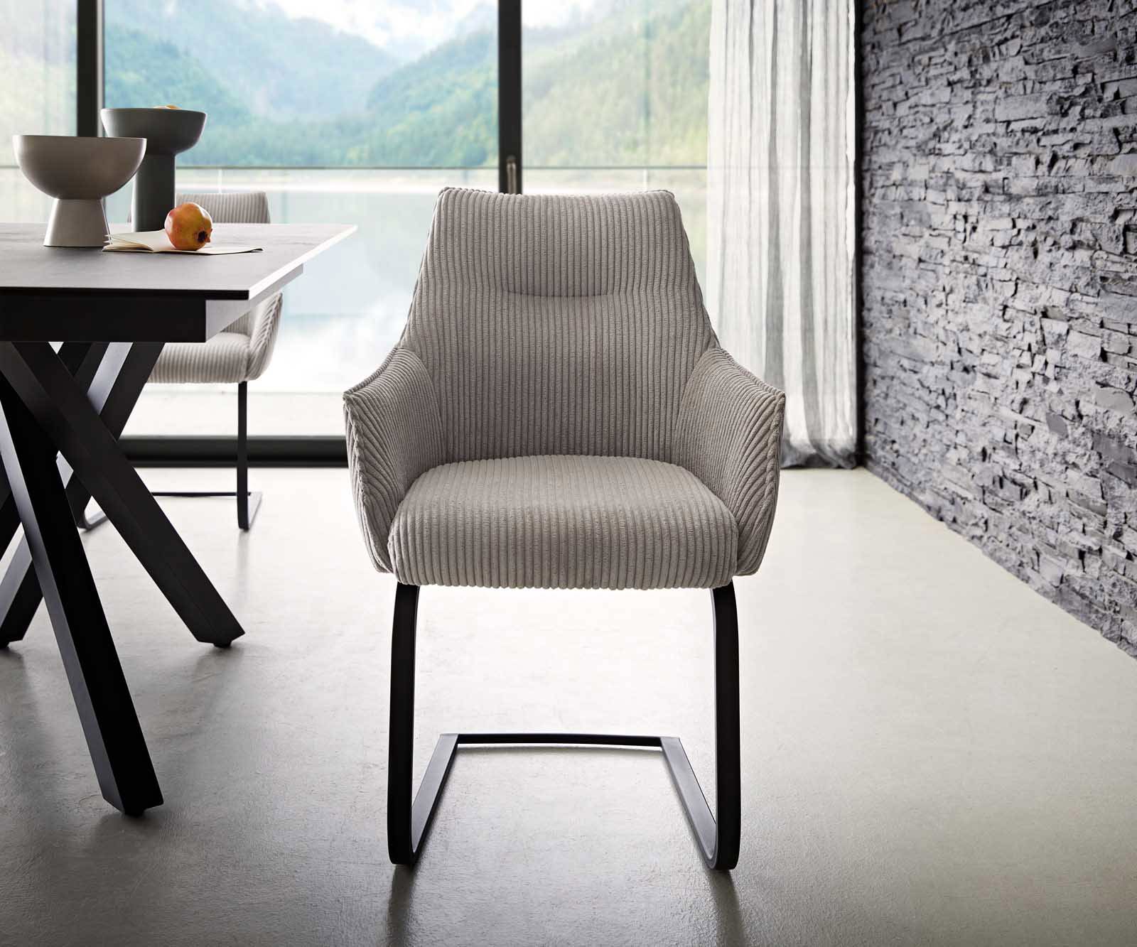 Cantilever Alja-Flex avec accoudoirs côtelé gris argenté pied cantilever plat noir ressorts ensachés 1