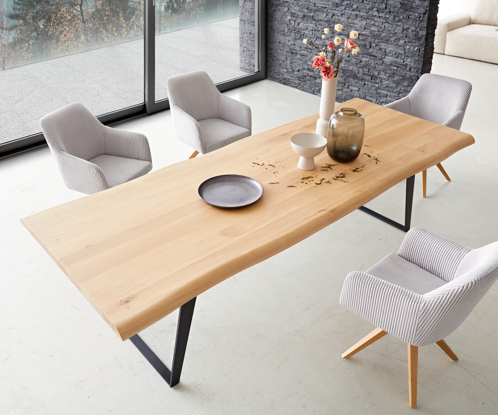 Table à manger Edge 260x100 chêne nature métal inclinée noir Live-Edge 4
