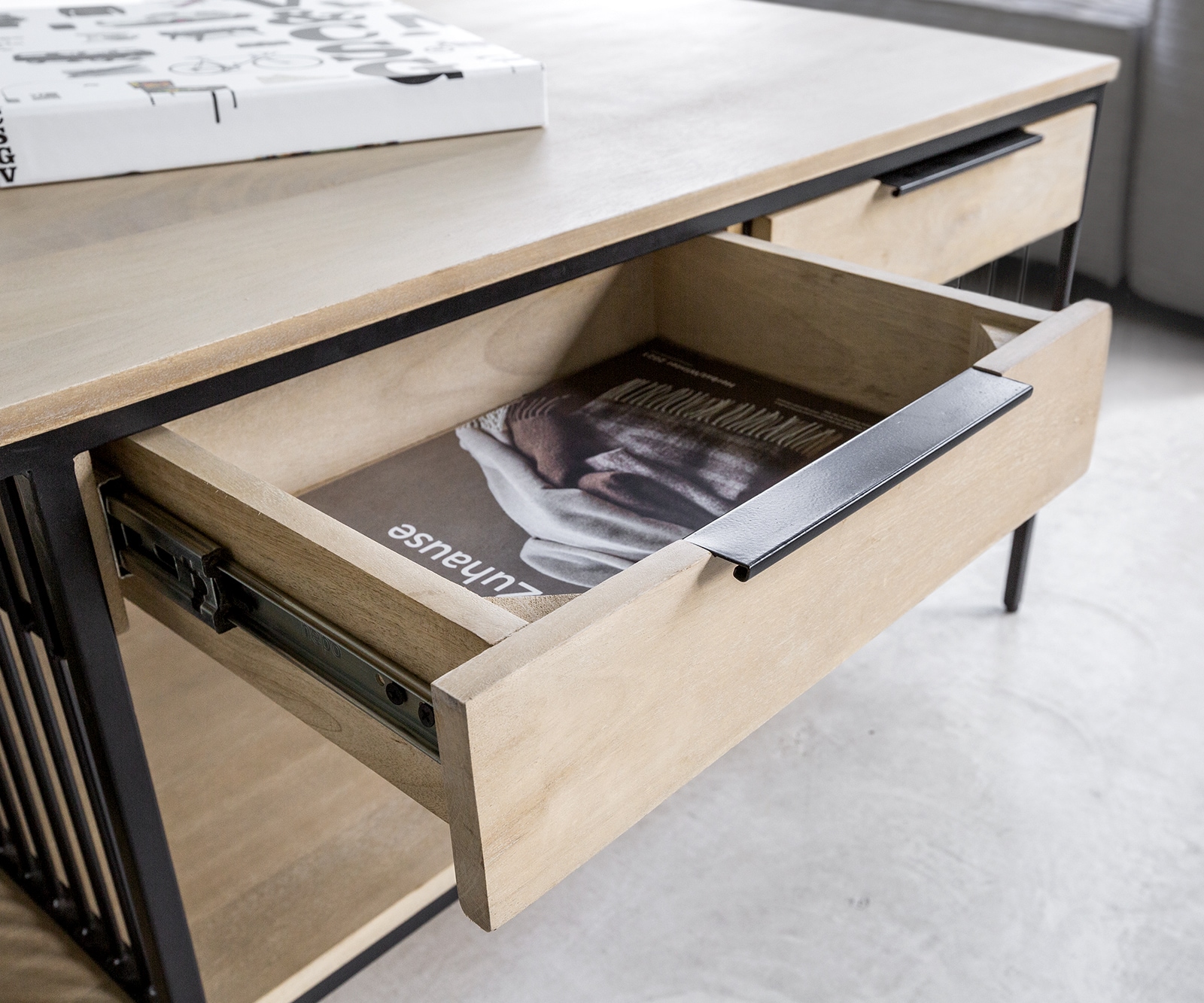 Table-basse Libina 120x60 cm Manguier White Wash Métal noir 2 tiroirs 4 Table-basse Libina 120x60 cm Manguier White Wash Métal noir 2 tiroirs 4