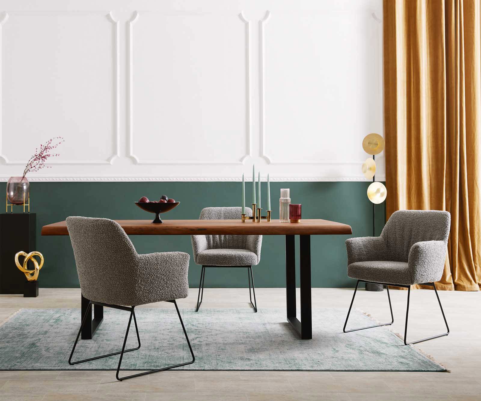 Chaise-de-salle-à-manger Xana-Flex avec accoudoirs bouclé gris argenté pied trapèze noir ressorts ensachés 5 Chaise-de-salle-à-manger Xana-Flex avec accoudoirs bouclé gris argenté pied trapèze noir ressorts ensachés 5