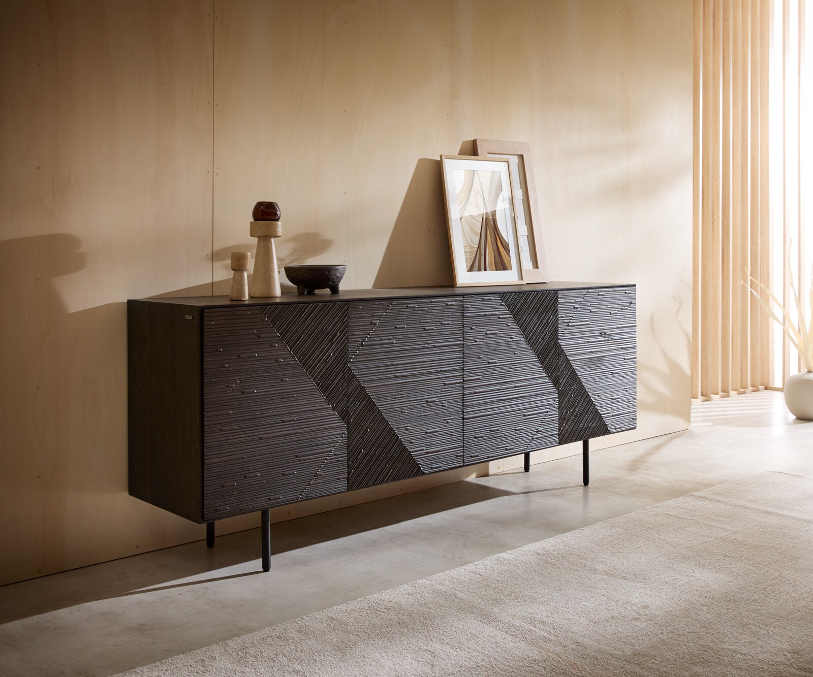 Buffet Tereos 200 cm Frêne brun foncé Effet 3D 4 portes Pieds ronds Métal Noir