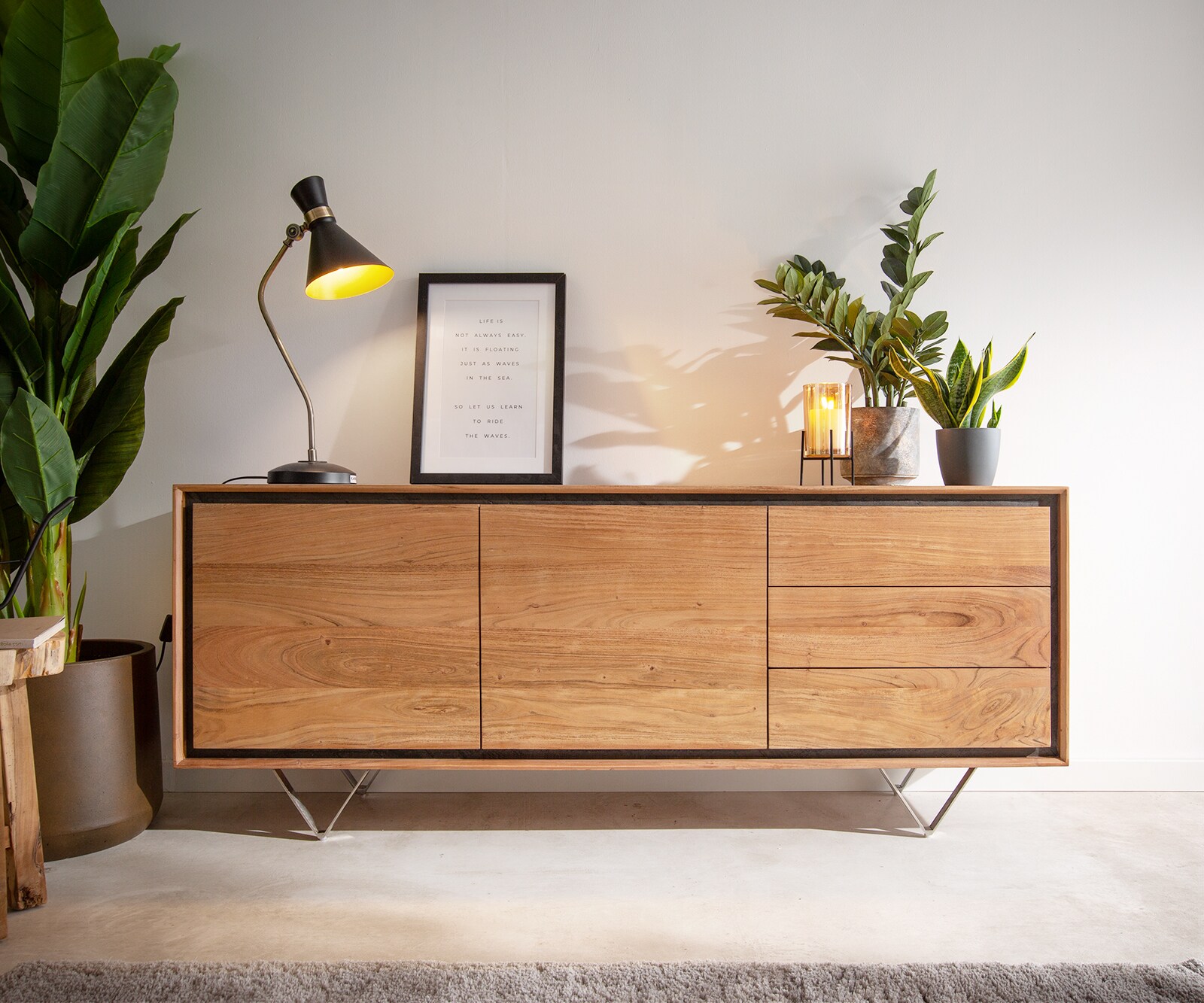 Buffet Stonegrace 175 cm acacia nature 2 portes 3 tiroirs placage en pierre pieds en V 1