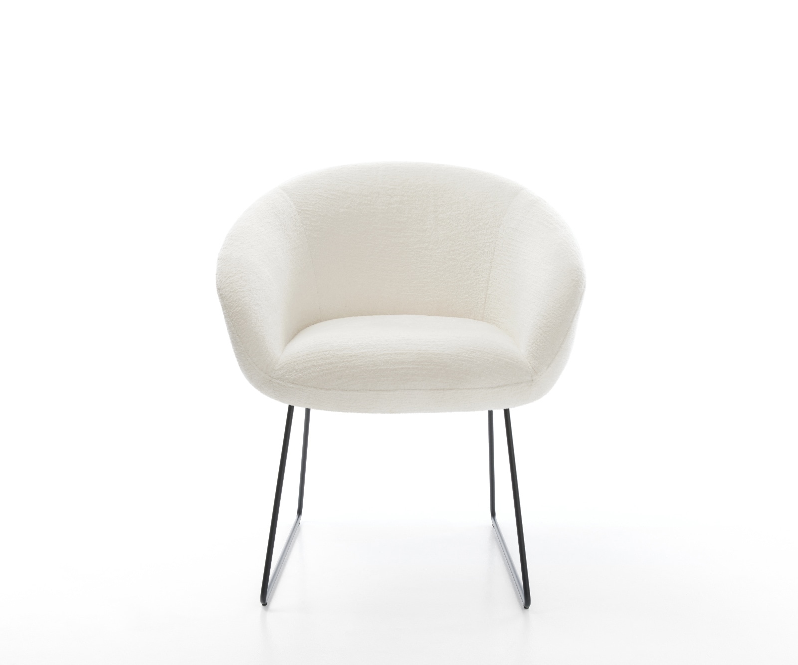 Chaise-de-salle-à-manger Vinka-Flex avec accoudoirs bouclé doux beige pied trapèze noir resorts ensachés 2