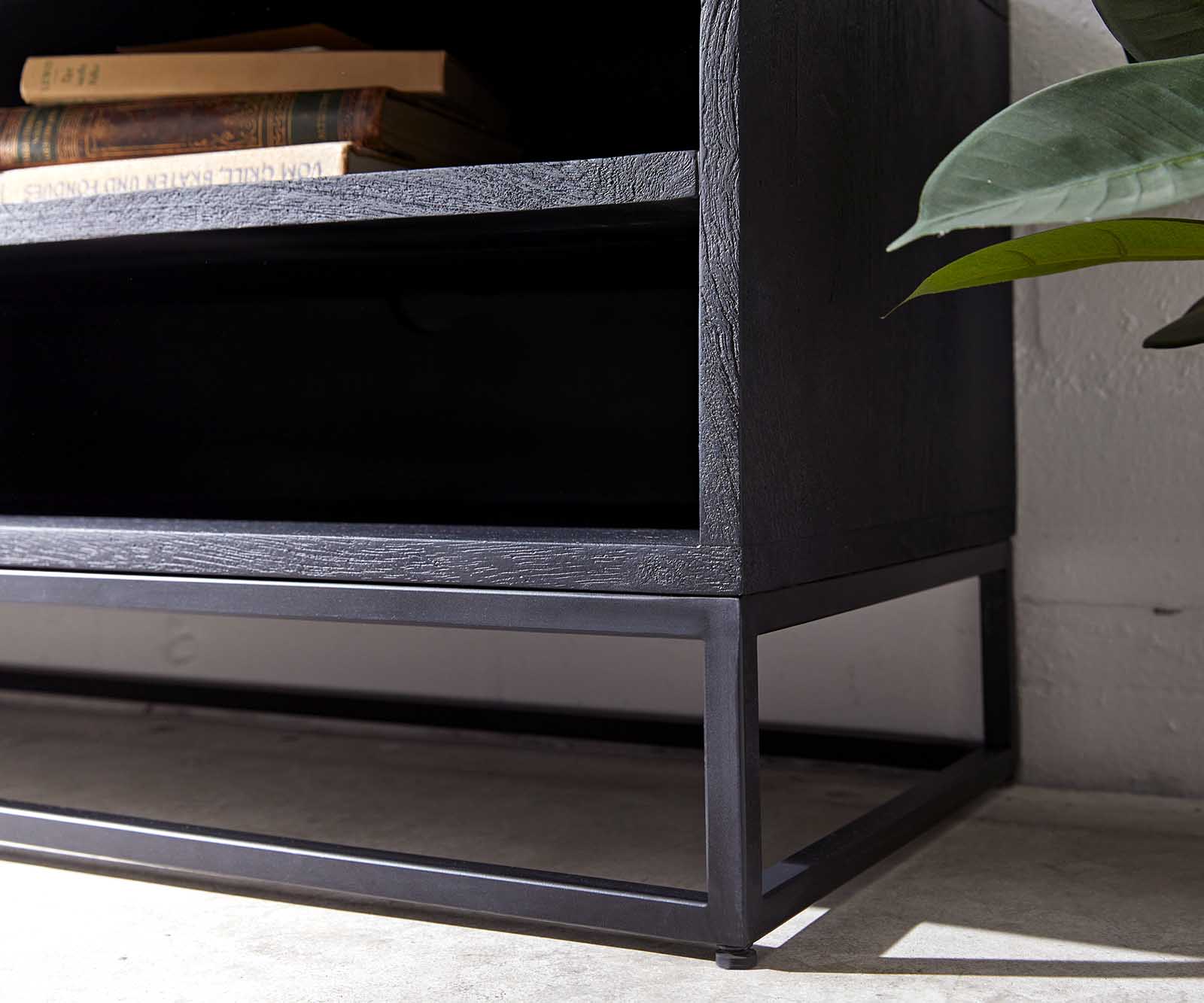 Buffet Famke 145 cm mangue teck 2 portes 3 compartiments 6