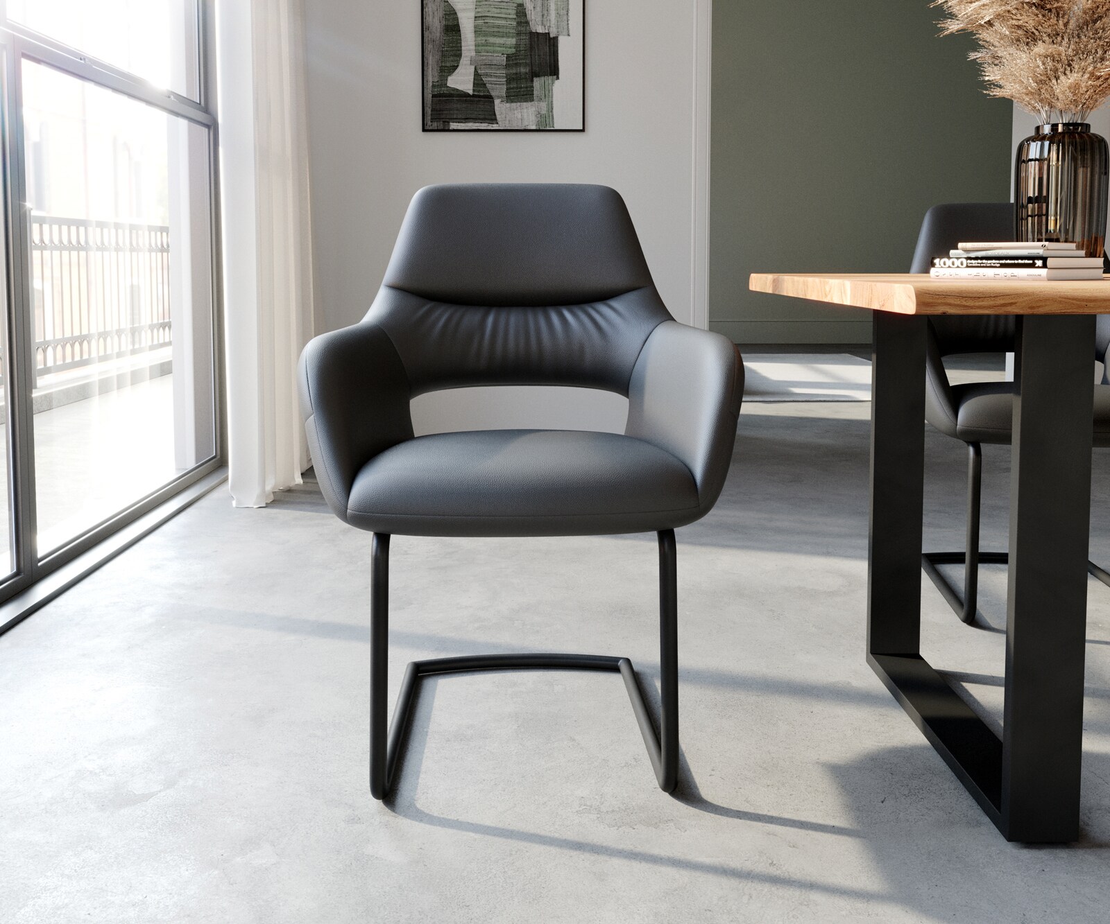 Cantilever Yago-Flex avec accoudoirs cuir de vache noir pied cantilever rond noir ressorts ensachés 1 Cantilever Yago-Flex avec accoudoirs cuir de vache noir pied cantilever rond noir ressorts ensachés 1