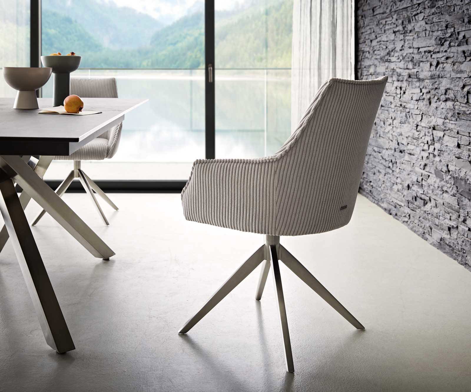 Chaise-pivotante Alja-Flex avec accoudoirs côtelé gris argenté pied croisé large acier inoxydable brossé pivotement sur 360° ressorts ensachés 4 Chaise-pivotante Alja-Flex avec accoudoirs côtelé gris argenté pied croisé large acier inoxydable brossé pivotement sur 360° ressorts ensachés 4