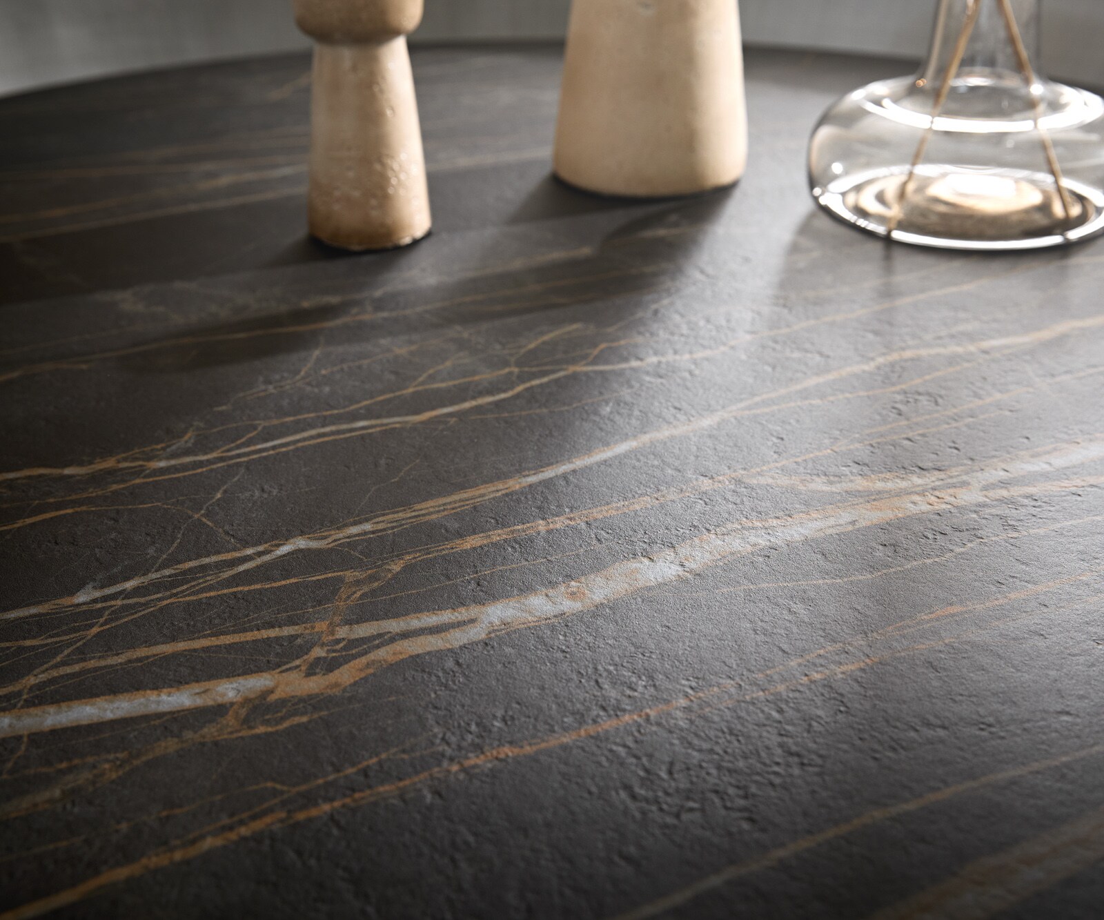 Table-basse Skafi 100x40 cm Céramique Laminam® Noir Désir Marron Métallique Argenté 4