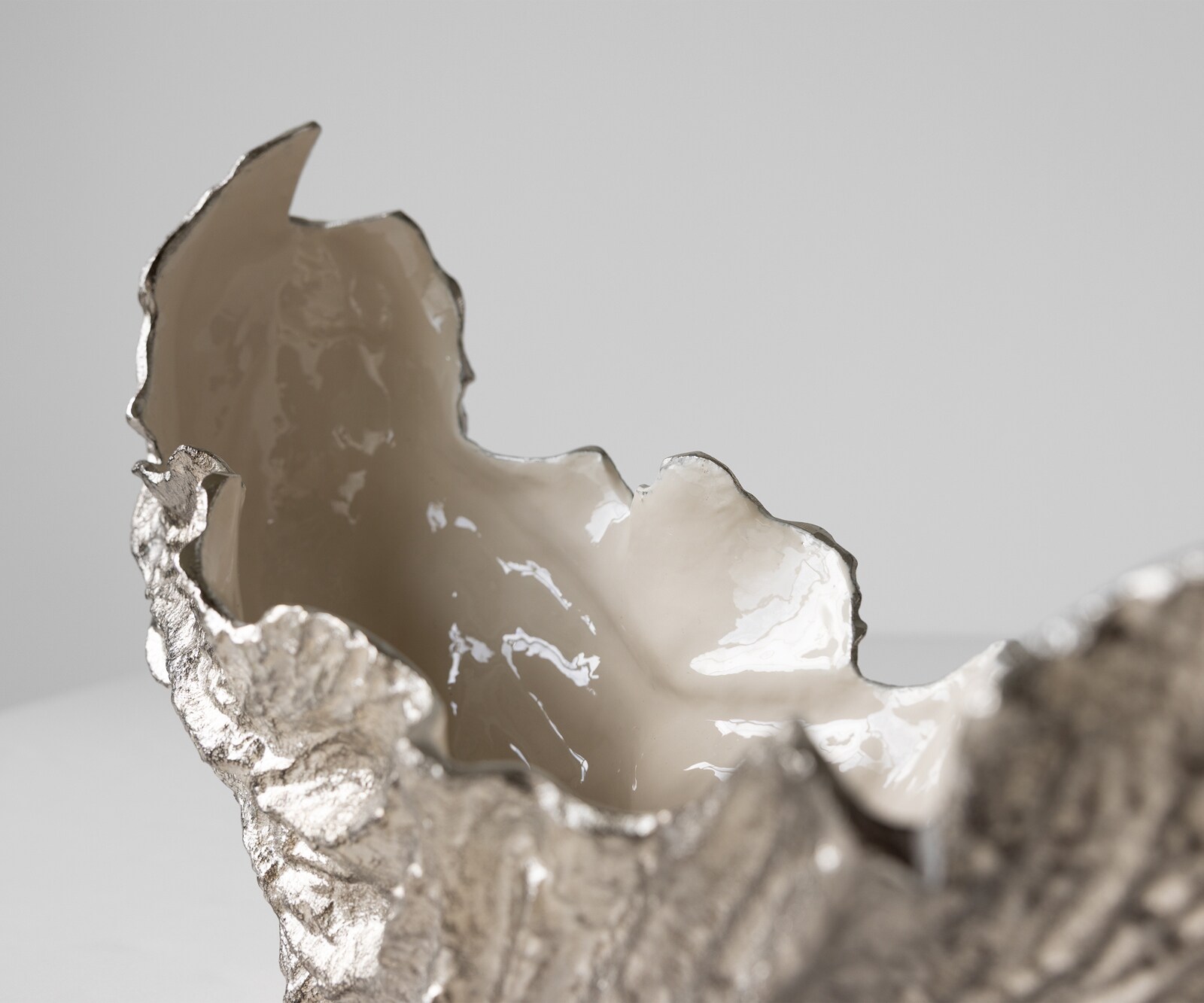 Coupe décorative Maris l52 x P15 x H28 cm Aluminium Platin Opal Faite main 4