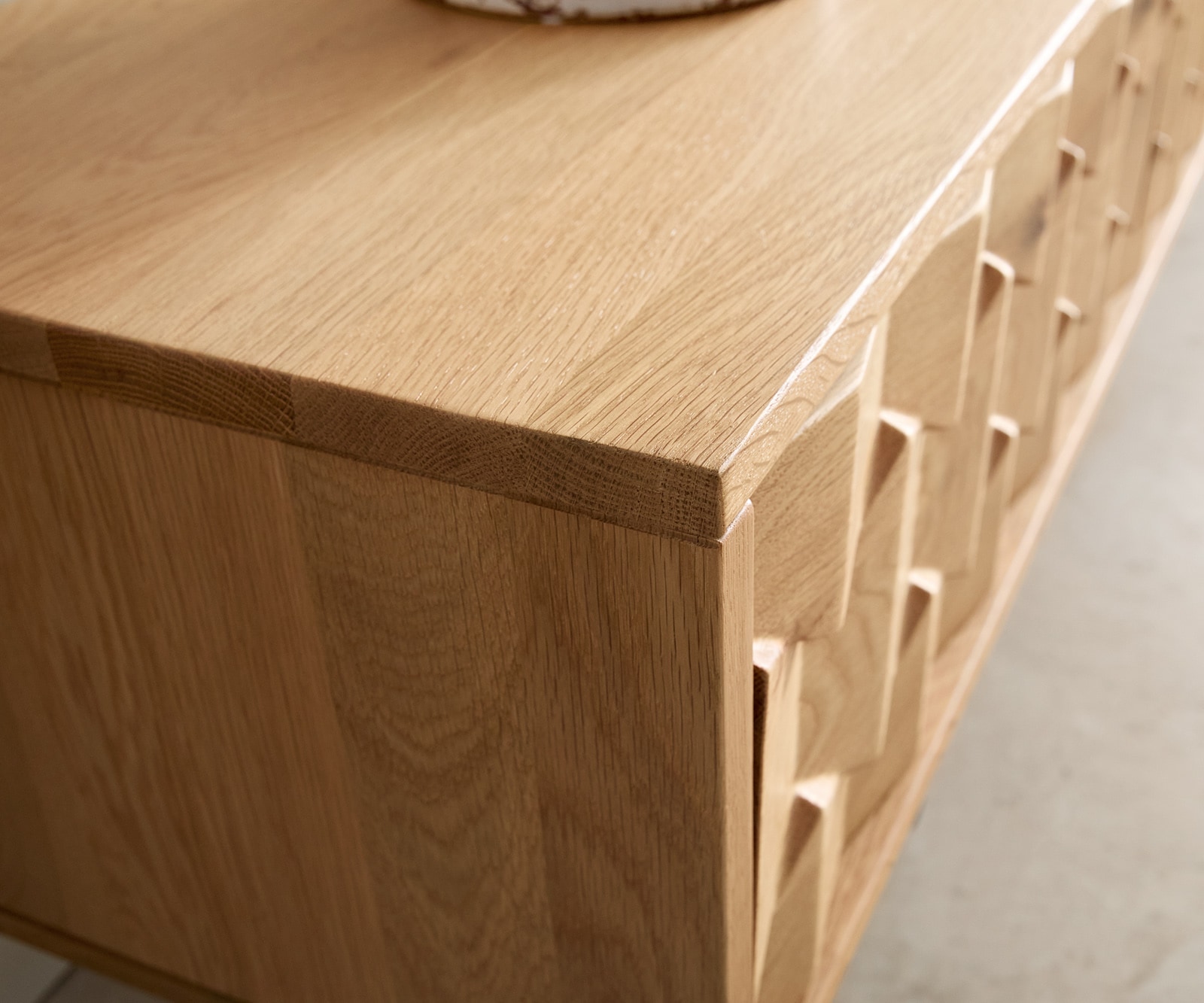 Meuble-TV Fevo 220 cm chêne naturel 4 portes pied en V métal noir 5 Meuble-TV Fevo 220 cm chêne naturel 4 portes pied en V métal noir 5