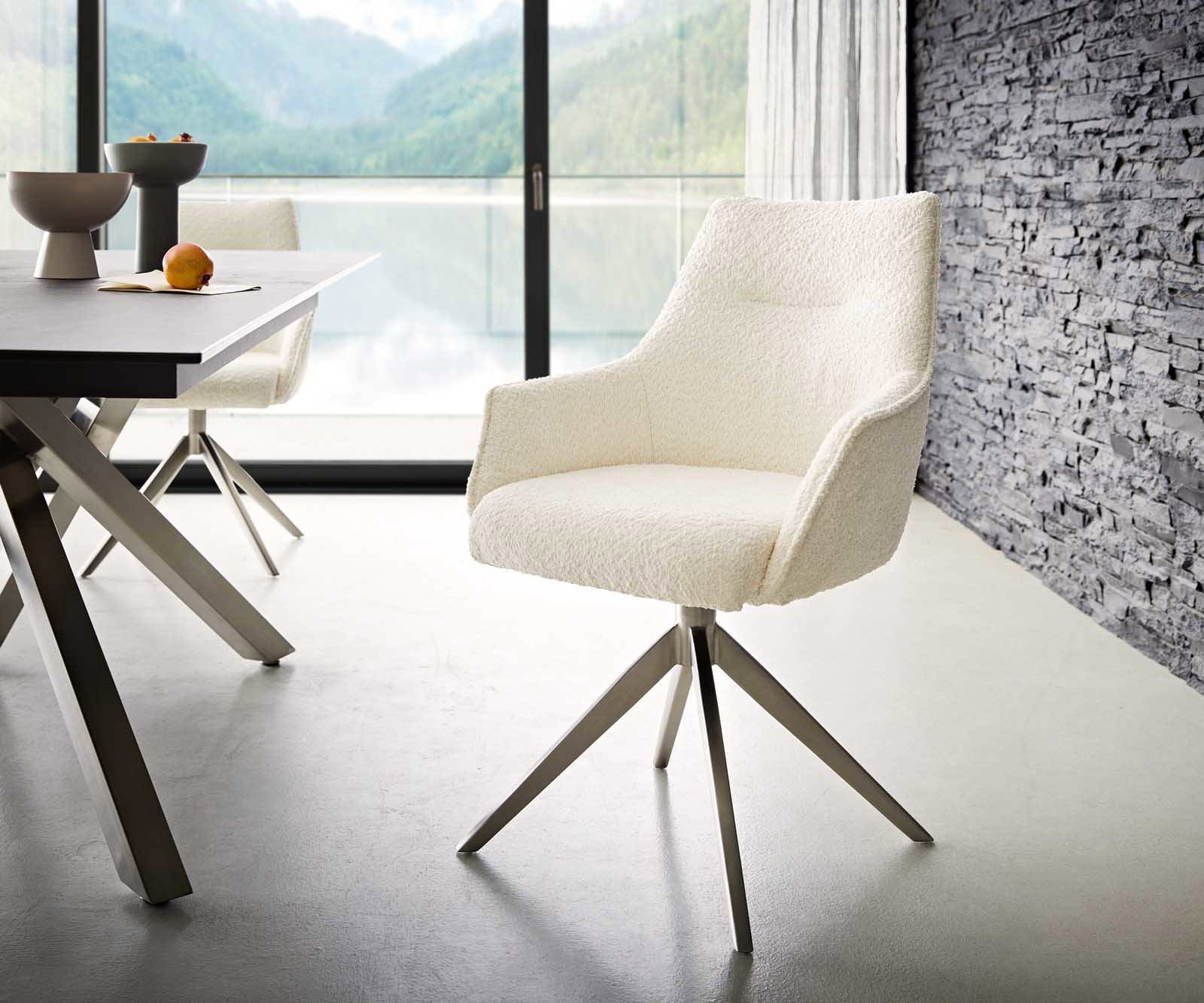 Chaise-pivotante Alja-Flex avec accoudoirs bouclé blanc pied croisé large acier inoxydable brossé pivotement sur 360° ressorts ensachés