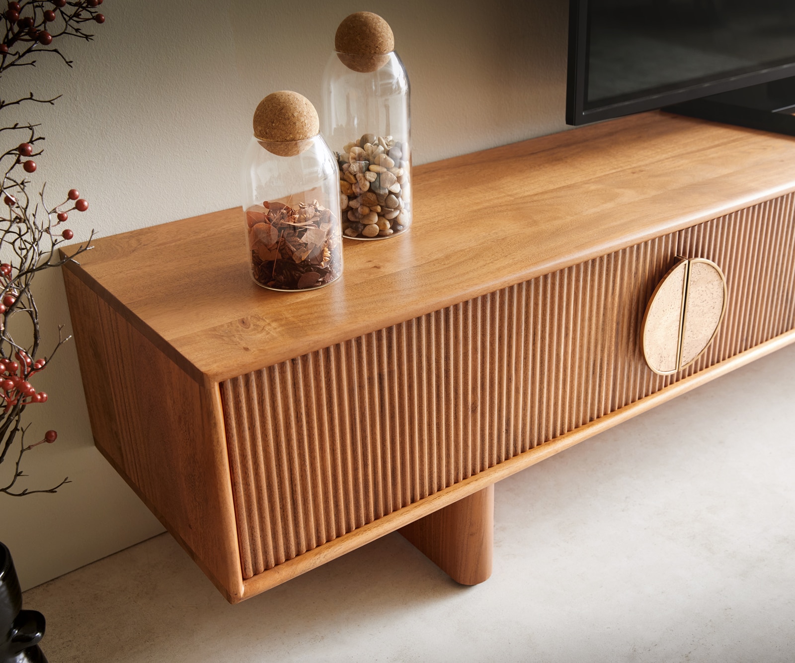 Meuble-TV Surimu 240 cm acacia brun clair 4 portes poignée en liège pieds en bois 4