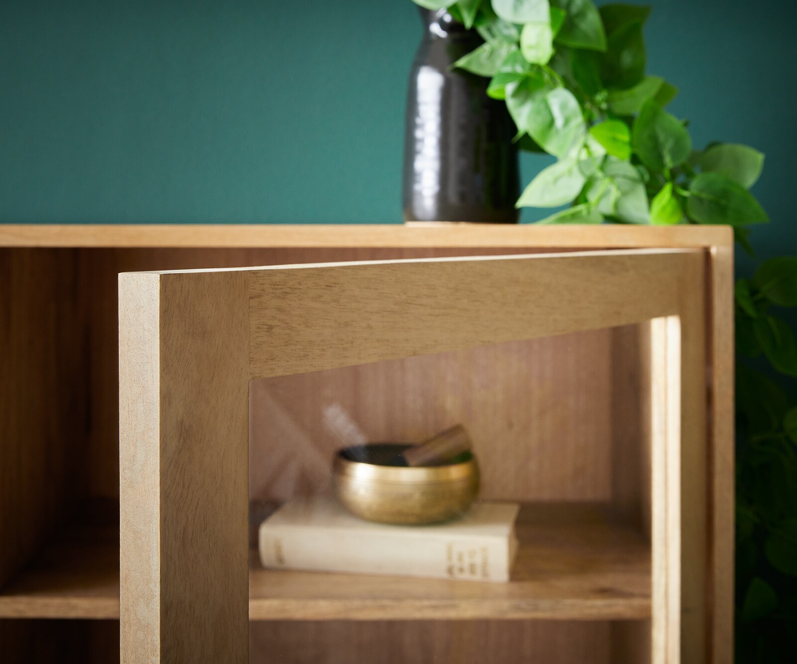 Vitrine Budaya 60x165 cm en manguier naturel 2 portes pied carré 4