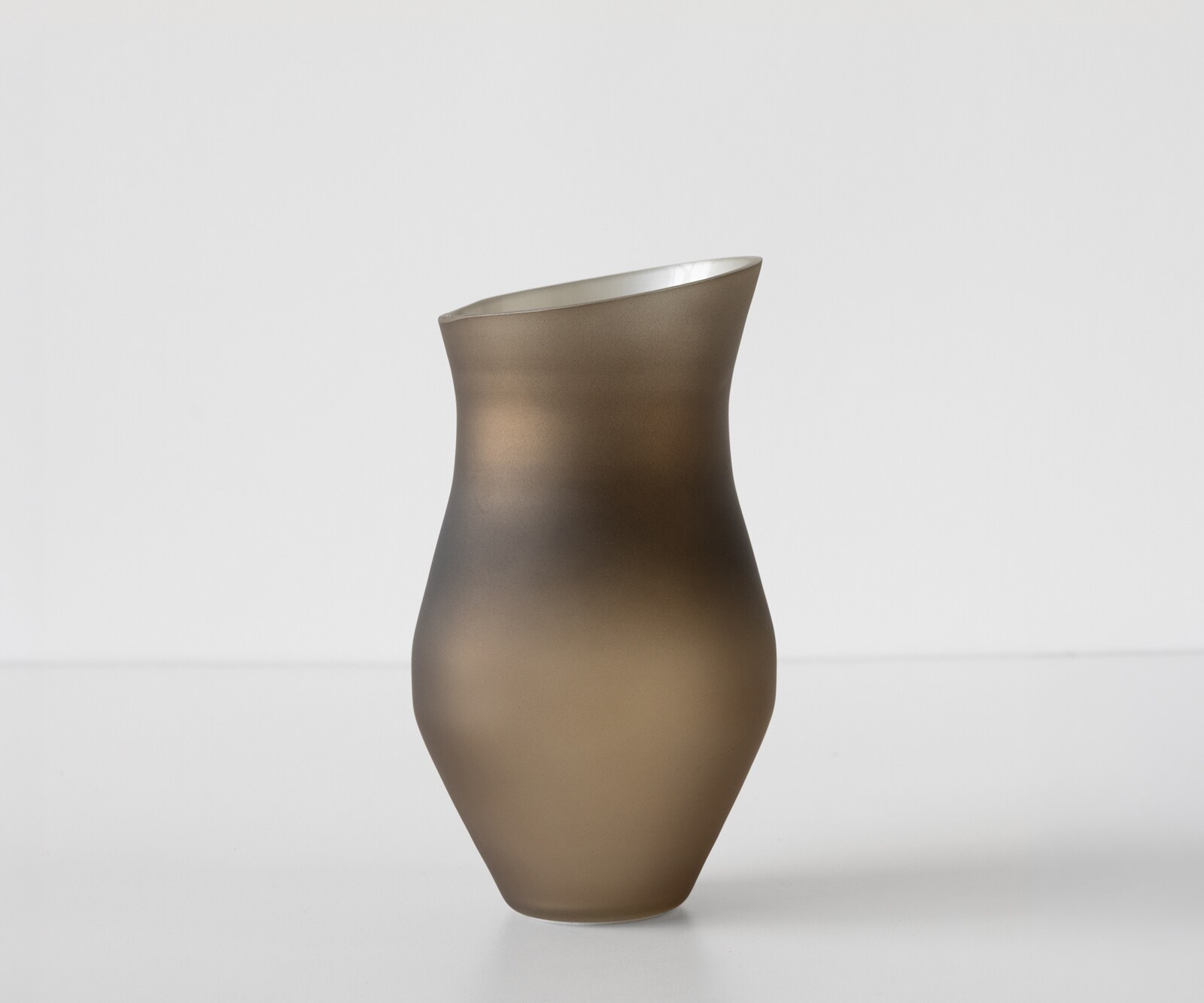 Vase Curvia l18 x P11 x H41 cm Verre Aurum Soufflé à la bouche 1
