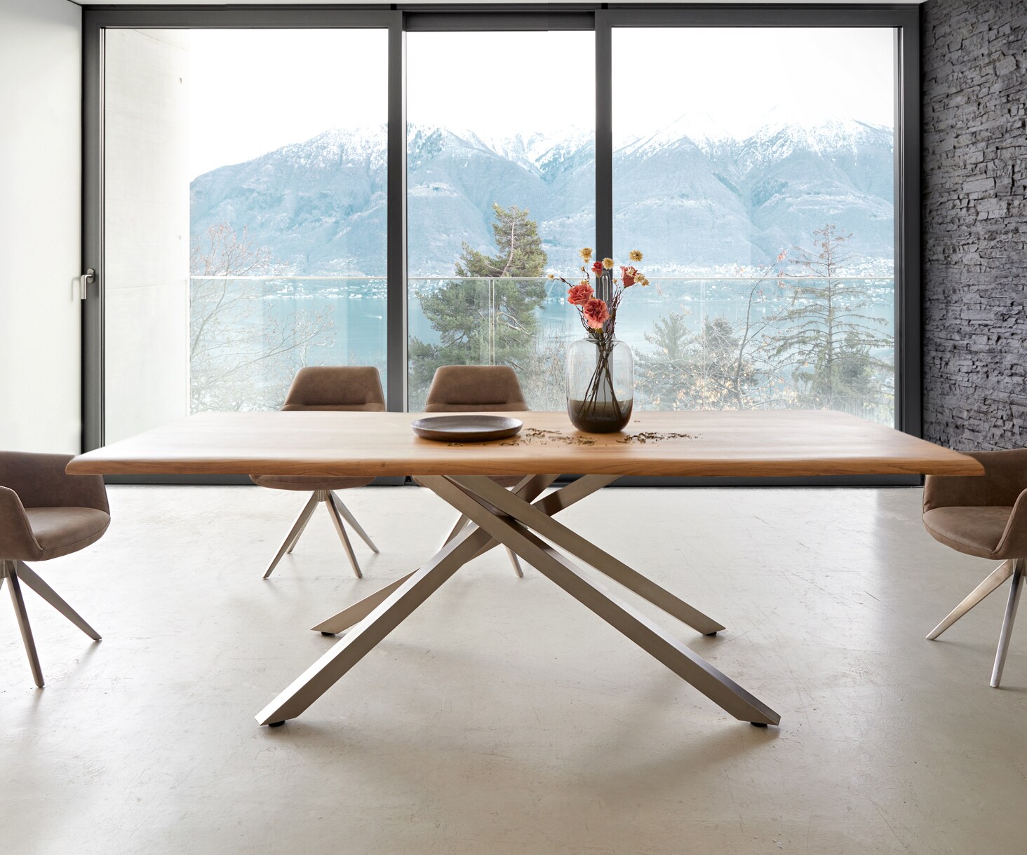 Table à manger Edge 240x100 acacia nature cadre croisé rectangle acier inoxydable Live-Edge 1