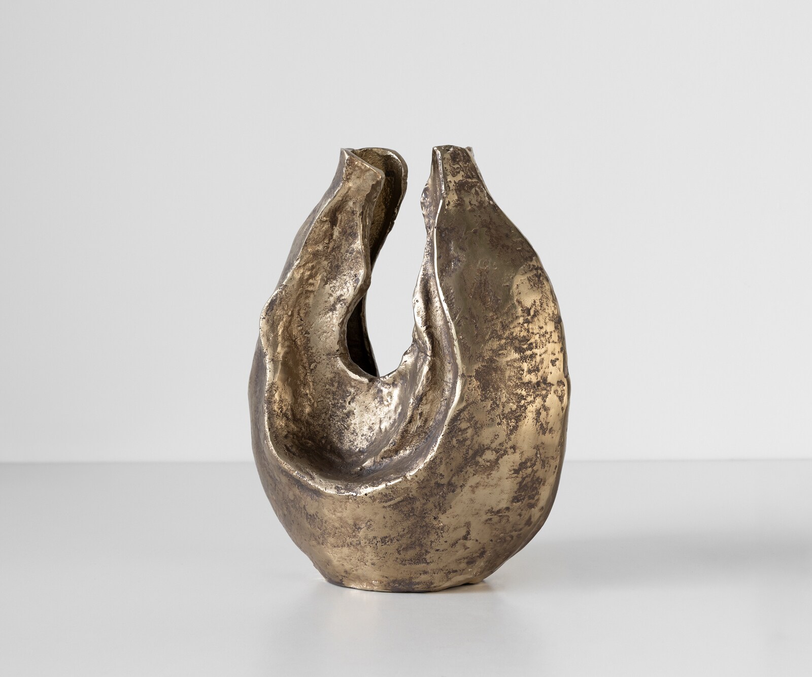 Sculpture Nexora l34 x P17 x H40 cm Aluminium Oro Antico Faite main 1