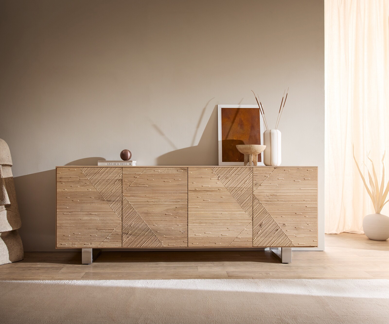 Buffet Tereos 200 cm chêne naturel effet 3D 4 portes patins en acier inoxydable brossé 1