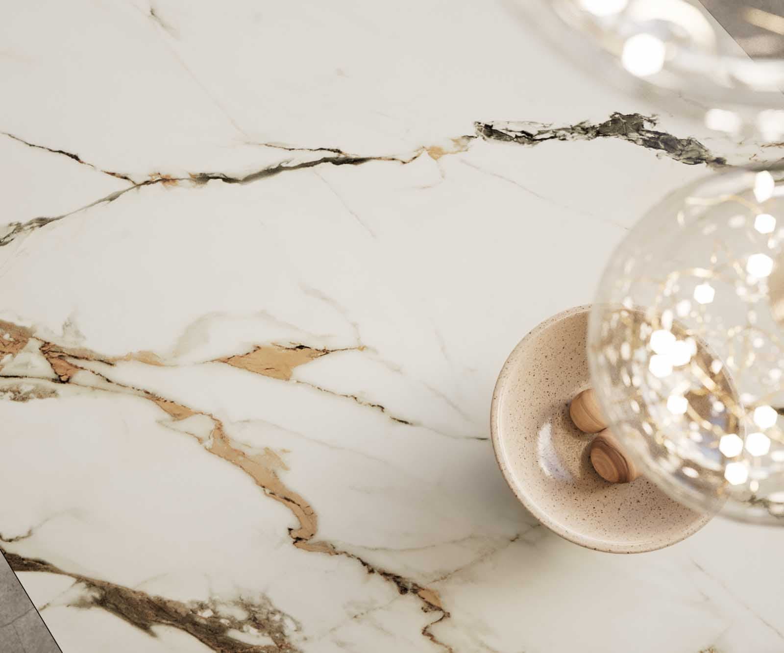 Table à manger Edge 200-300x100 céramique Calacatta Luxe blanc-doré-gris cadre en W noir extensible 2 Table à manger Edge 200-300x100 céramique Calacatta Luxe blanc-doré-gris cadre en W noir extensible 2