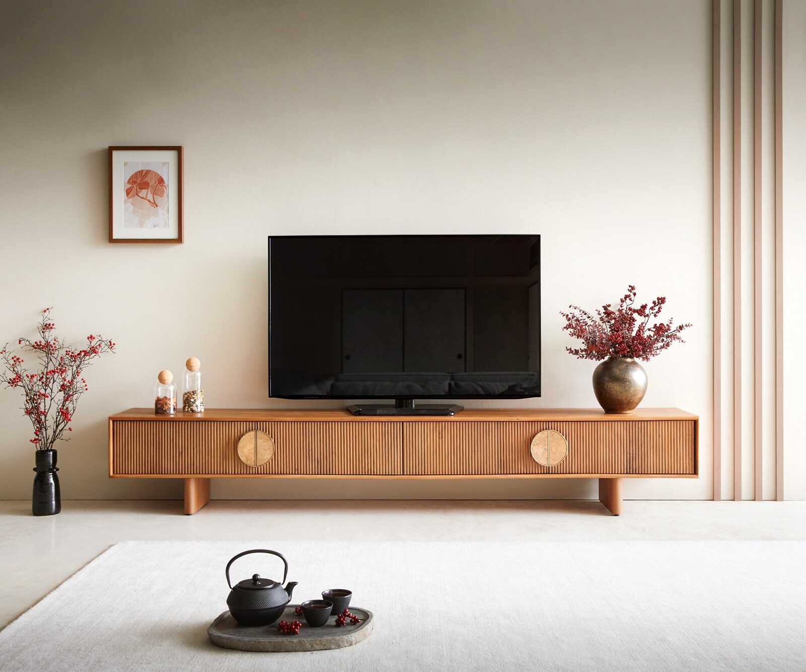 Meuble-TV Surimu 240 cm acacia brun clair 4 portes poignée en liège pieds en bois 1