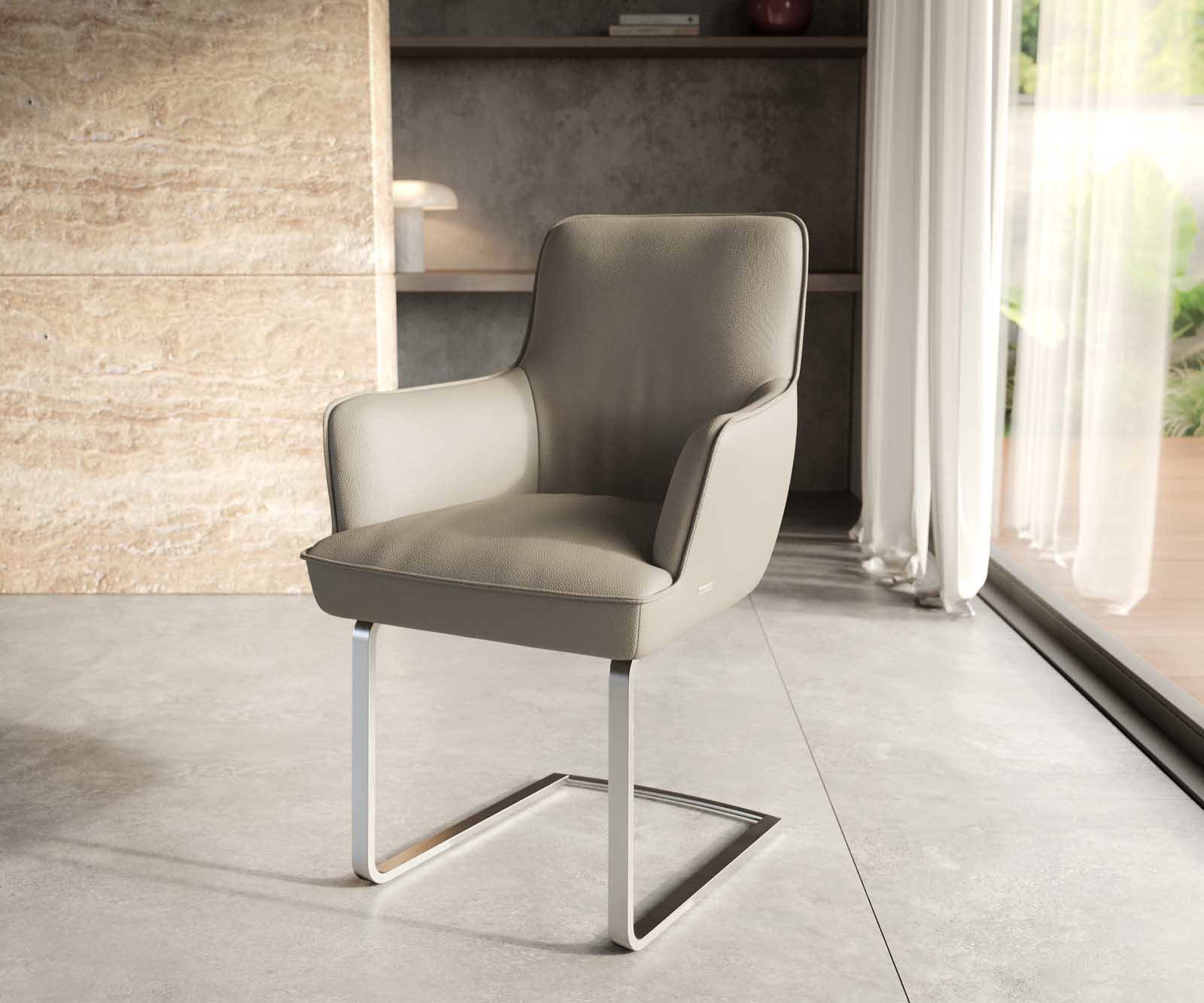 Cantilever Heira-Flex avec accoudoirs cuir de vache couleur boue pied cantilever plat acier inoxydable brossé ressorts ensachés