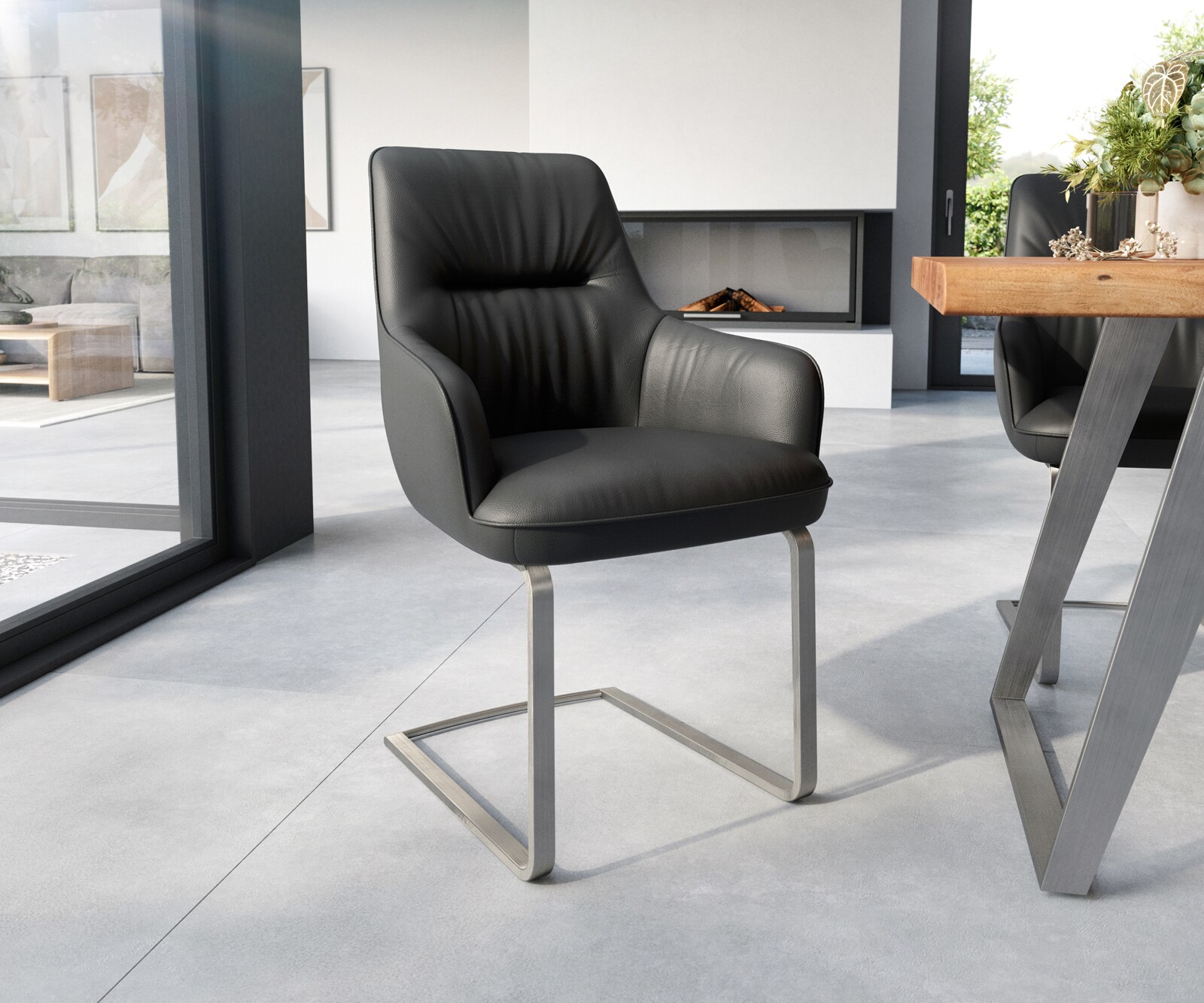 Cantilever Zelia-Flex avec accoudoirs cuir de vache noir pied cantilever plat acier inoxydable brossé ressorts ensachés