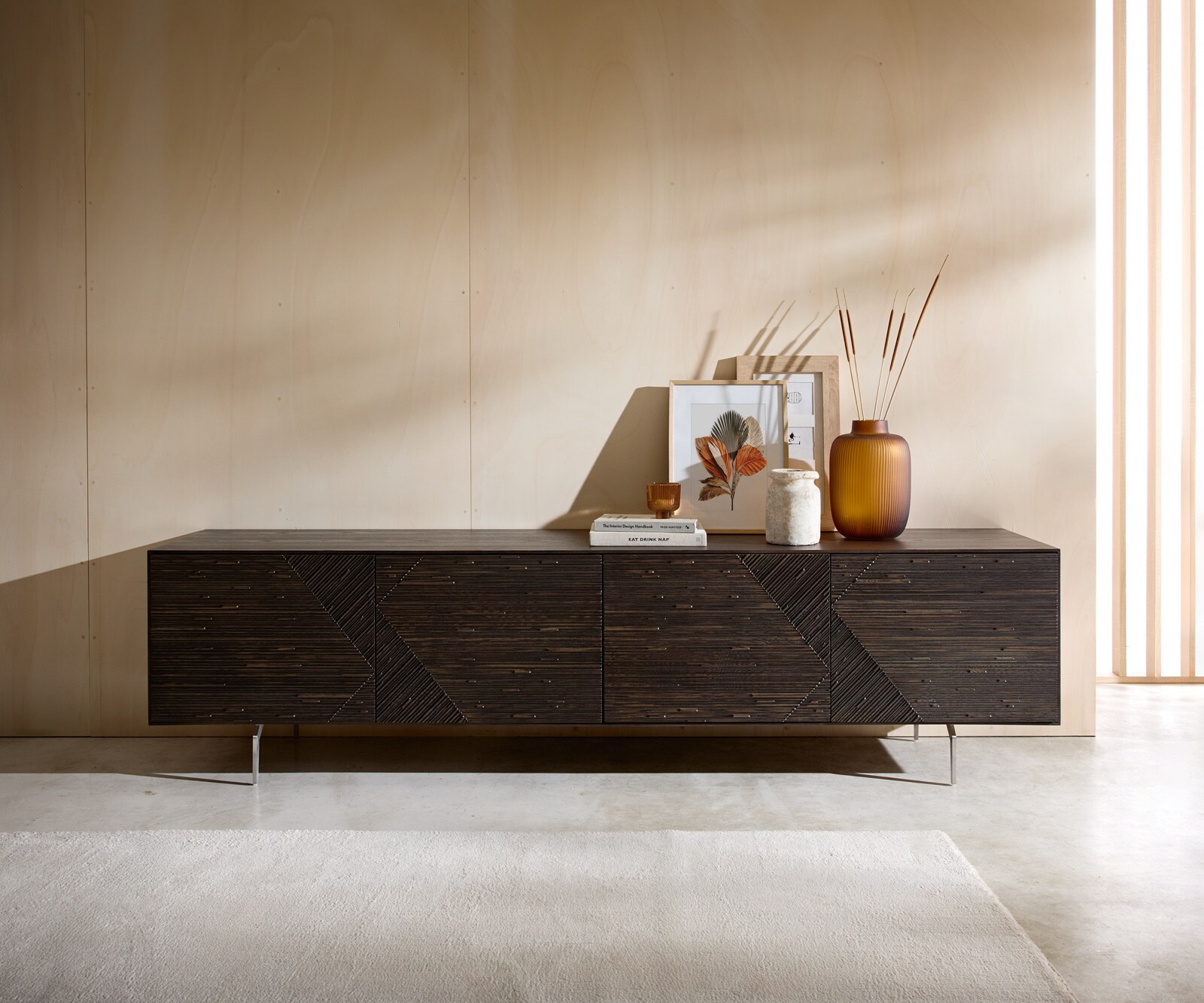 Meuble-TV Tereos 220 cm Frêne brun foncé Effet 3D 4 portes Pieds angulaires Acier inoxydable brossé 1