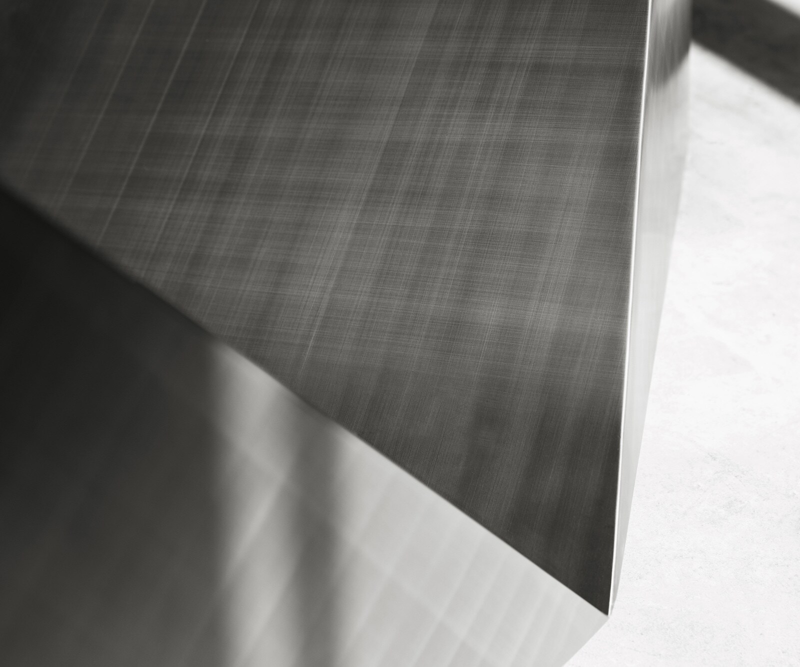 Table à manger Edge ovalee 280x130 verre en relief noir fumé 3D-Design Prisma métallique argent 7