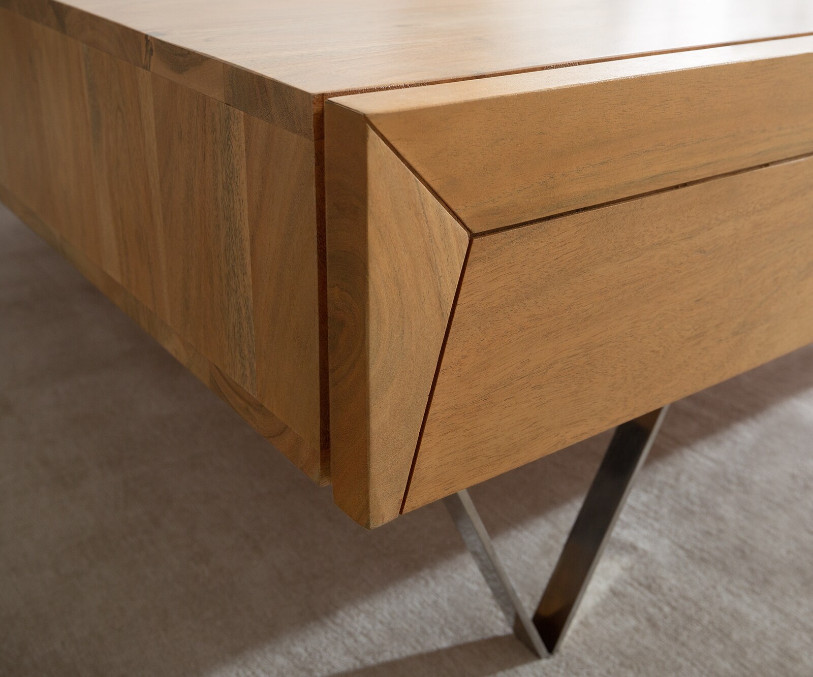 Table-basse Kayu 60x60 cm acacia naturel 2 tiroirs pied en V 5