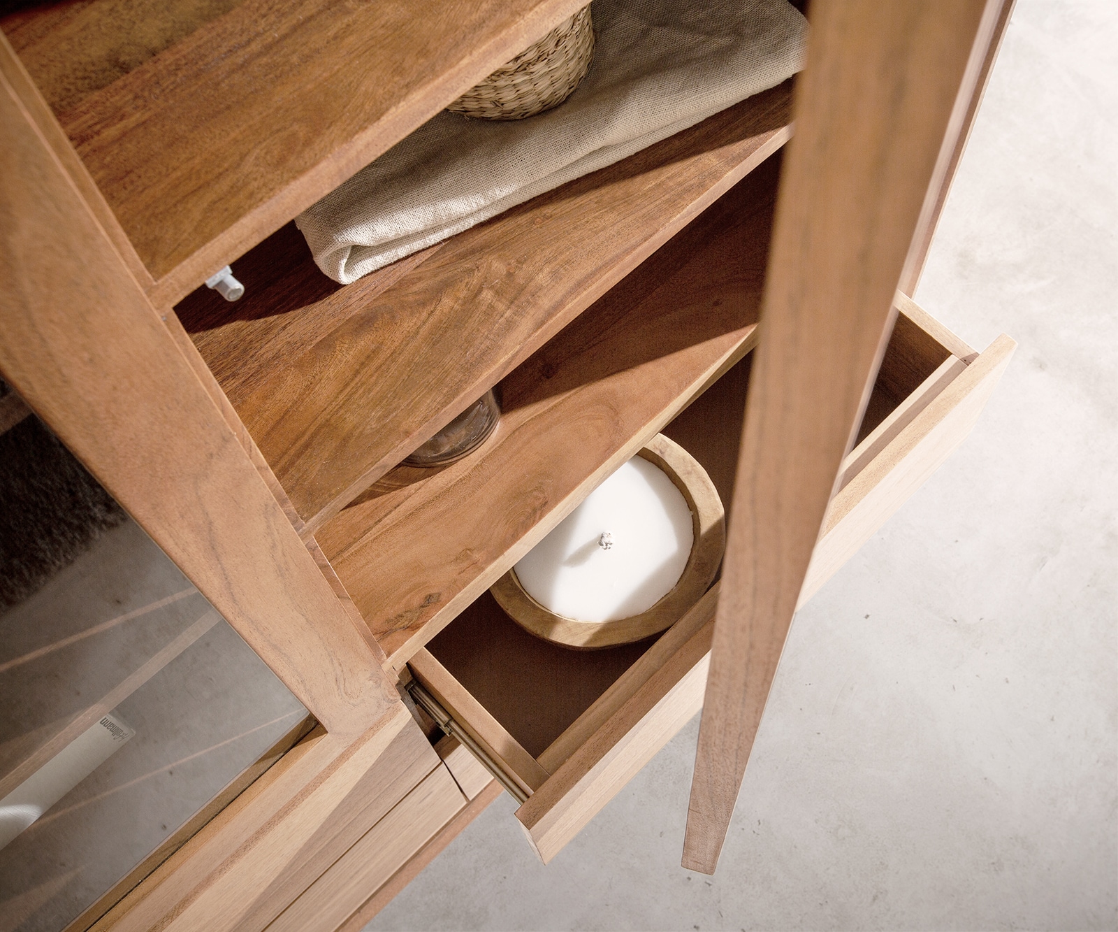 Vitrine Stonegrace 115x150 acacia nature 2 portes 4 tiroirs placage en pierre pieds en V 4 Vitrine Stonegrace 115x150 acacia nature 2 portes 4 tiroirs placage en pierre pieds en V 4