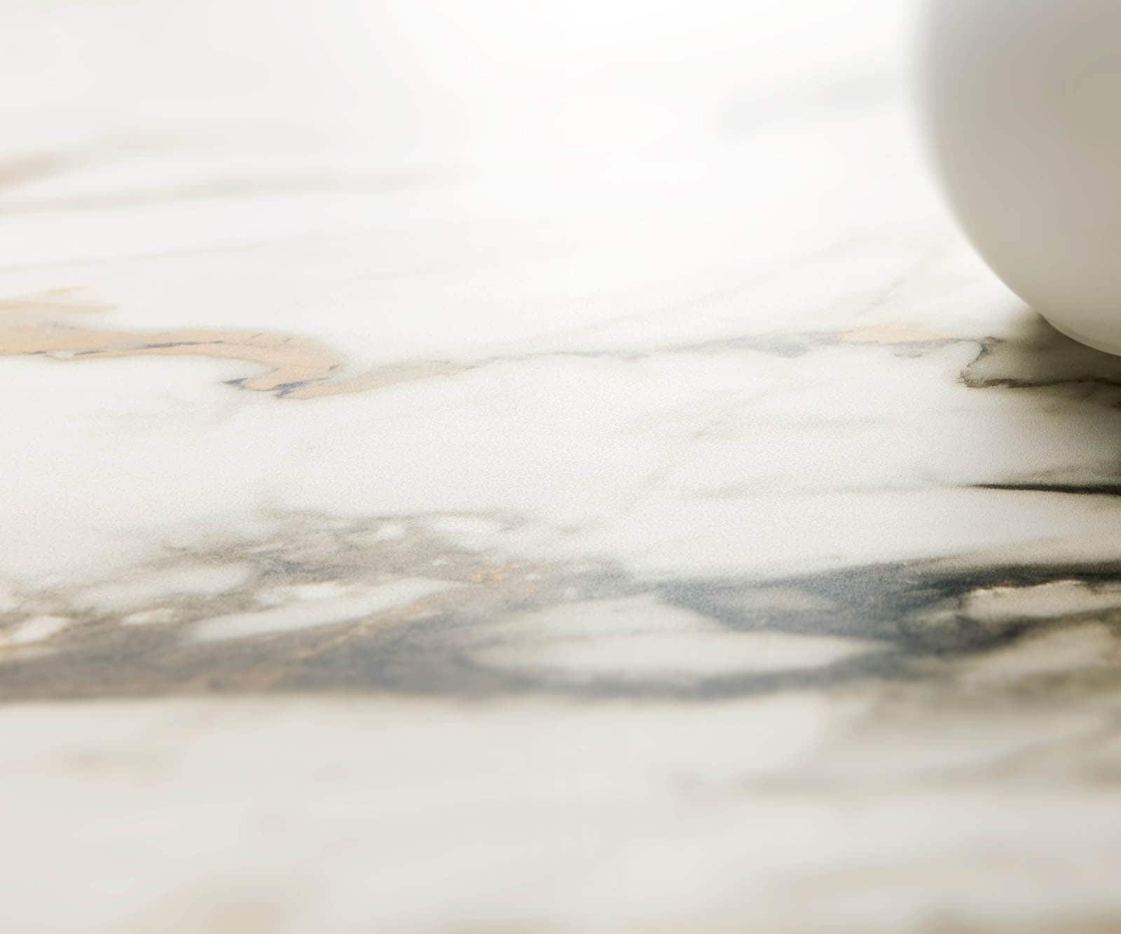 Table à manger Edge en forme de bateau 240x120 céramique Calacatta Luxe blanc-doré-gris cadre croisé rectangulaire noir 2 Table à manger Edge en forme de bateau 240x120 céramique Calacatta Luxe blanc-doré-gris cadre croisé rectangulaire noir 2