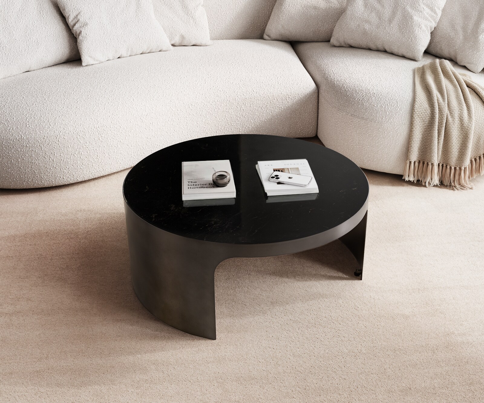 Table-basse Alerio 90 x 90 cm, marbre noir et métal doré, finition Black Antique 2