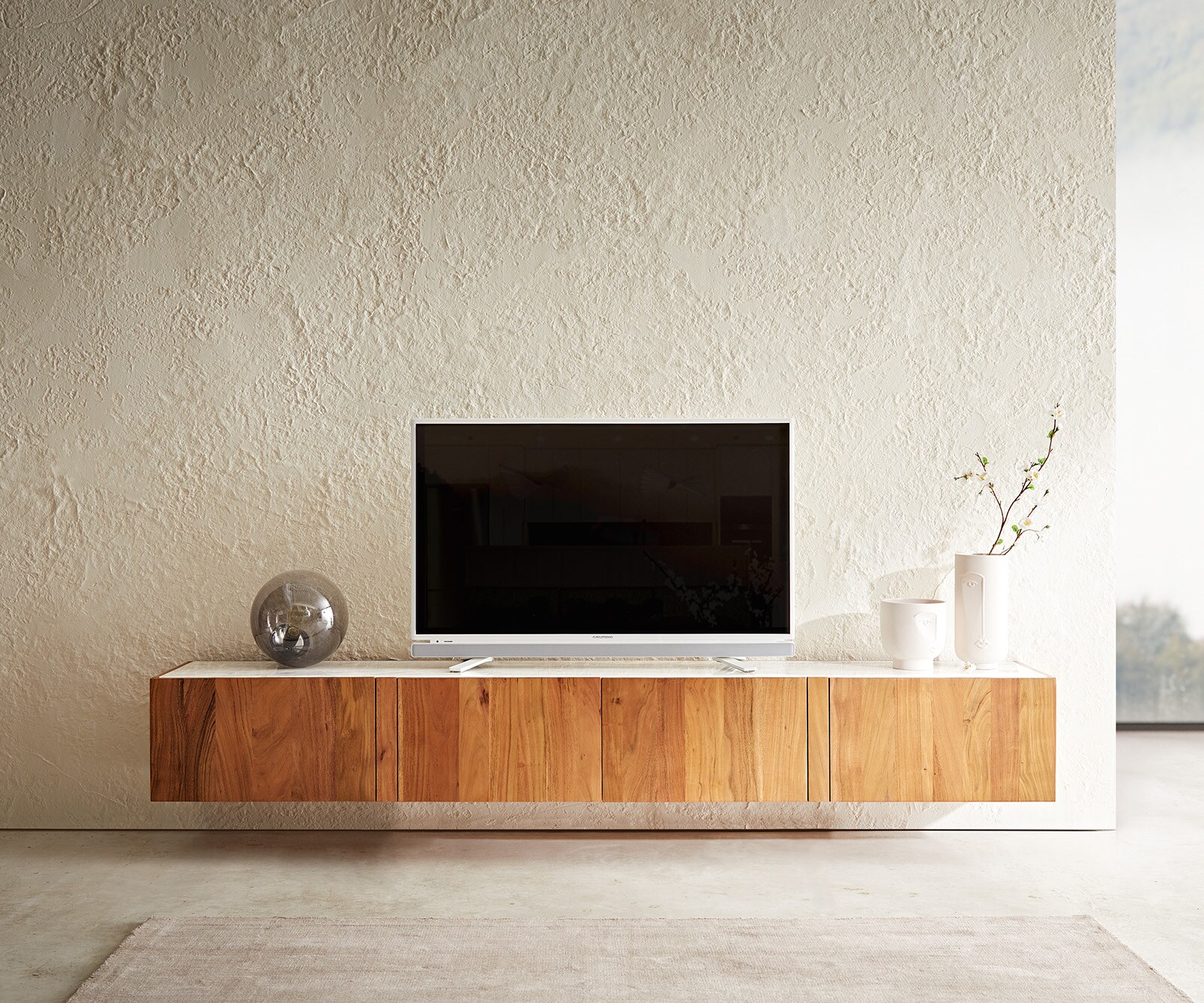 Meuble-TV Secara 220 cm acacia naturel 4 portes marbre flottant 1
