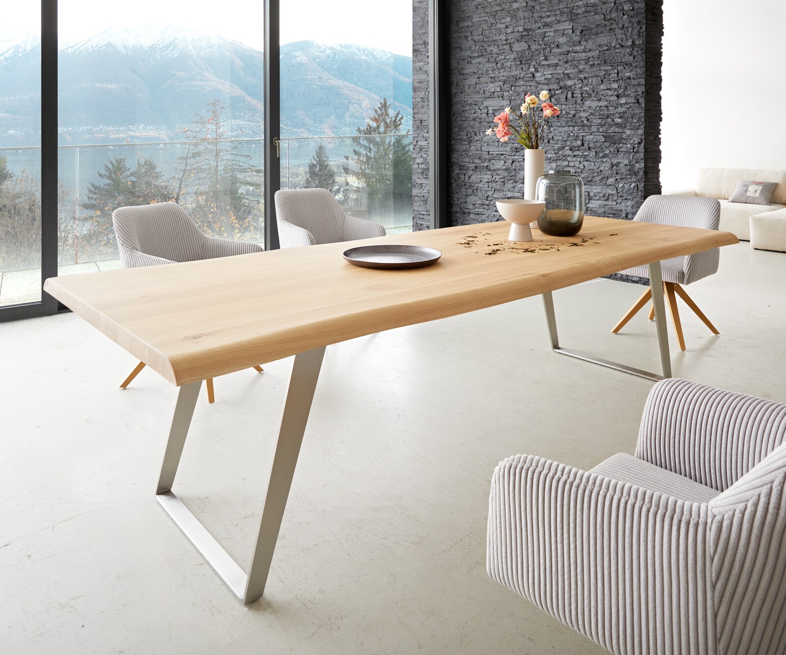 Table à manger Edge 260x100 chêne nature acier inoxydable inclinée Live-Edge 1