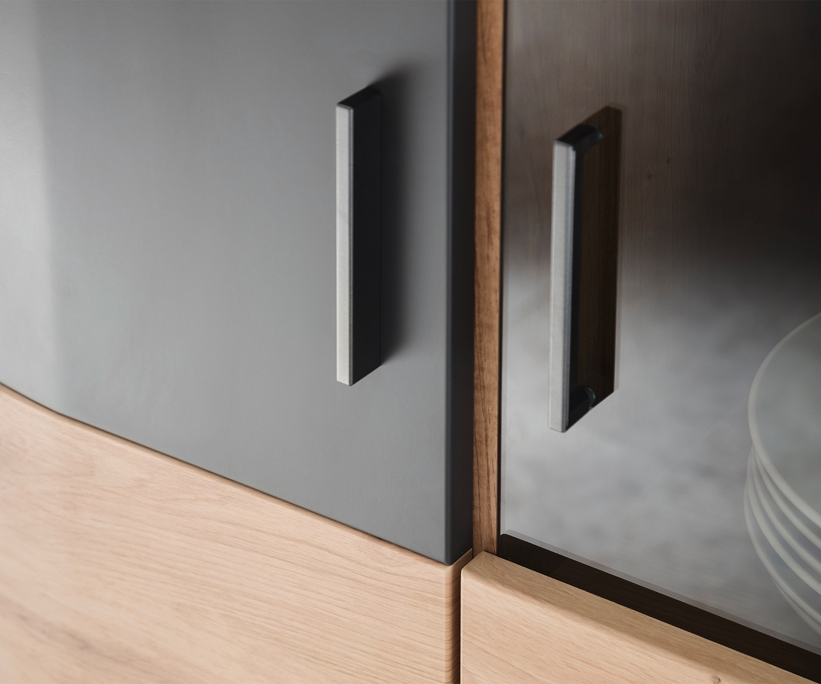 Buffet-haut Farum 90 x 130 cm look chêne 3 portes vitrées  2 Buffet-haut Farum 90 x 130 cm look chêne 3 portes vitrées  2