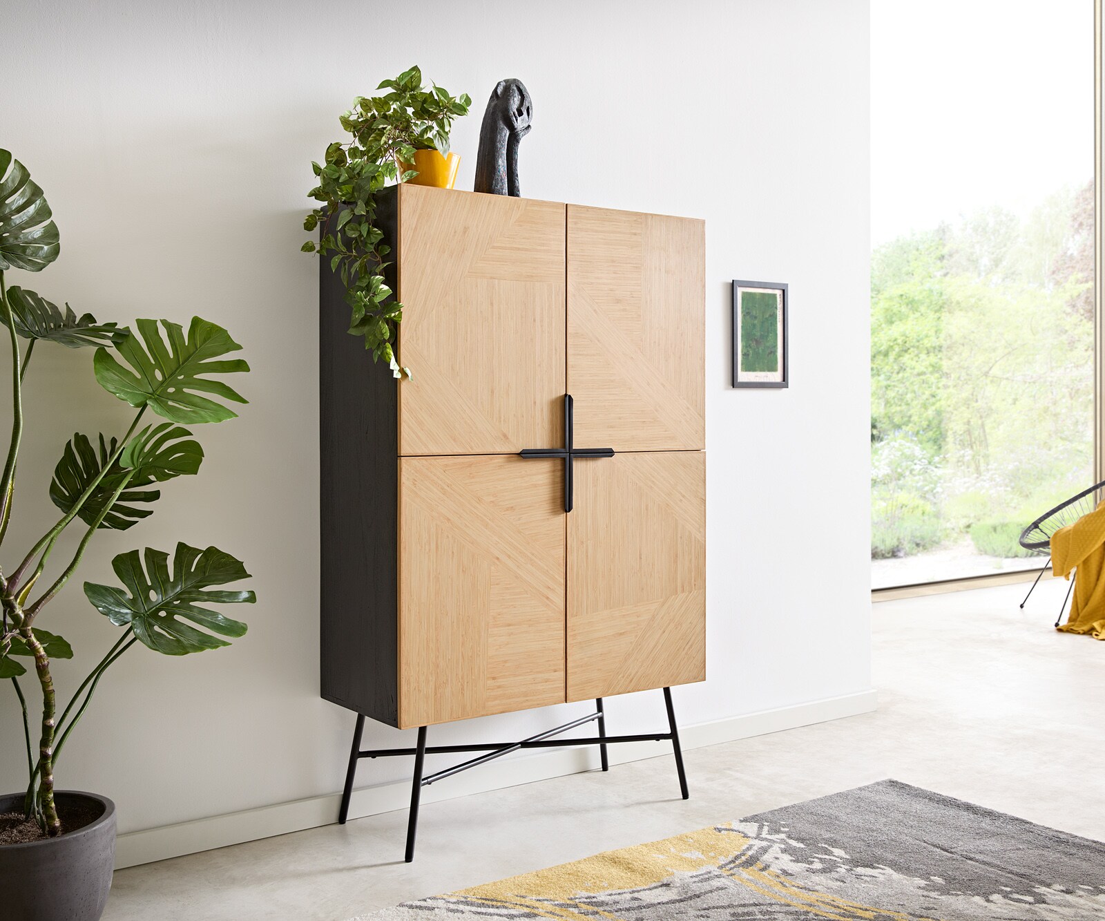 Buffet-haut Mikkusu 90x150 cm bambou naturel manguier noir 4 portes métal noir