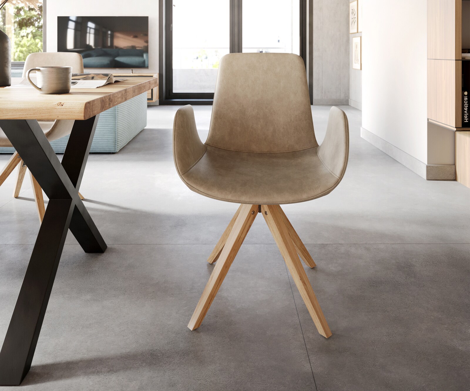 Chaise-de-salle-à-manger Ilia-Flex avec accoudoirs microvelours beige vintage pied en bois anguleux naturel 1 Chaise-de-salle-à-manger Ilia-Flex avec accoudoirs microvelours beige vintage pied en bois anguleux naturel 1