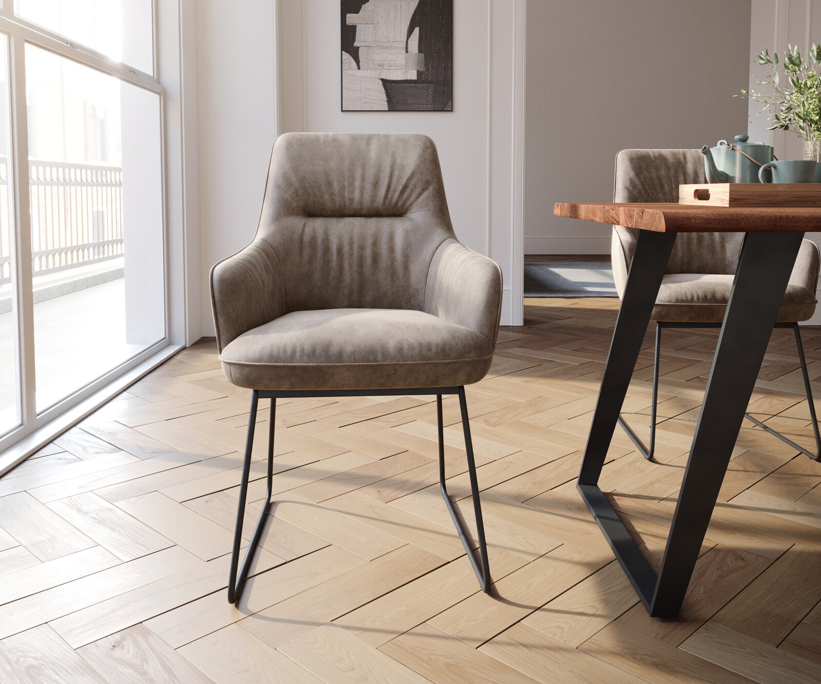 Chaise-de-salle-à-manger Zelia-Flex avec accoudoirs microvelours taupe vintage pied trapèze noir ressorts ensachés 2