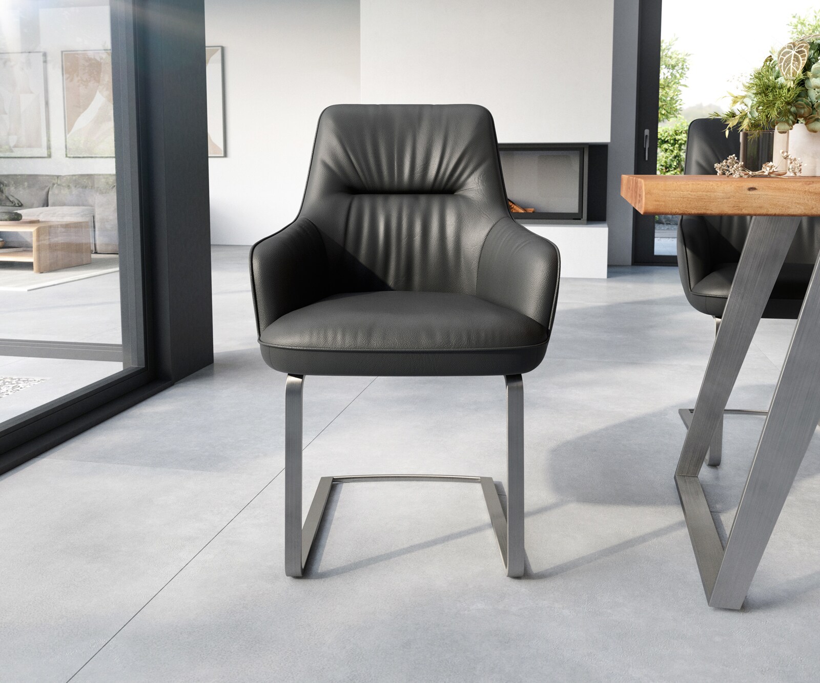 Cantilever Zelia-Flex avec accoudoirs cuir de vache noir pied cantilever plat acier inoxydable brossé ressorts ensachés 1