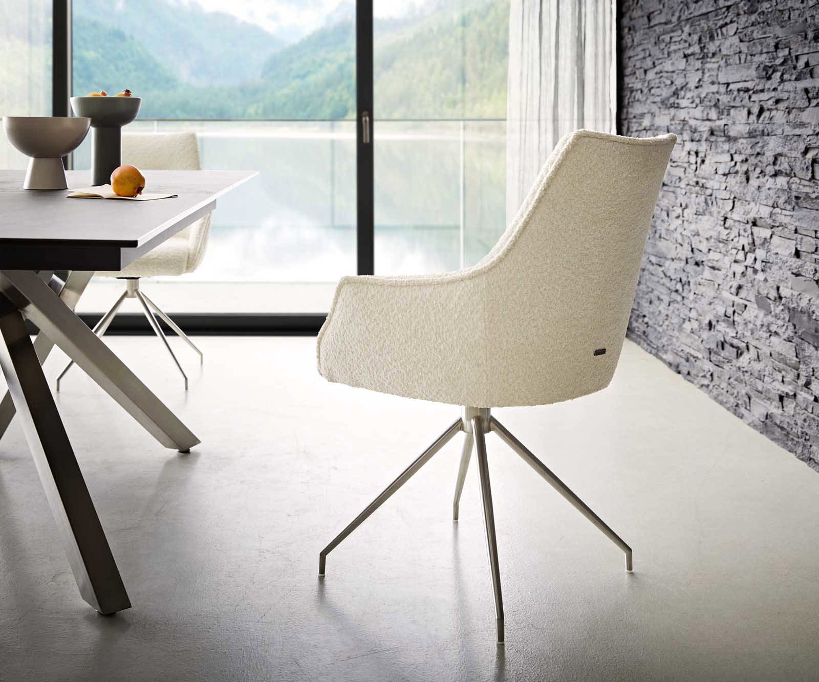 Chaise-pivotante Alja-Flex avec accoudoirs bouclé blanc pied croisé conique acier inoxydable brossé pivotement sur 180° ressorts ensachés 4 Chaise-pivotante Alja-Flex avec accoudoirs bouclé blanc pied croisé conique acier inoxydable brossé pivotement sur 180° ressorts ensachés 4