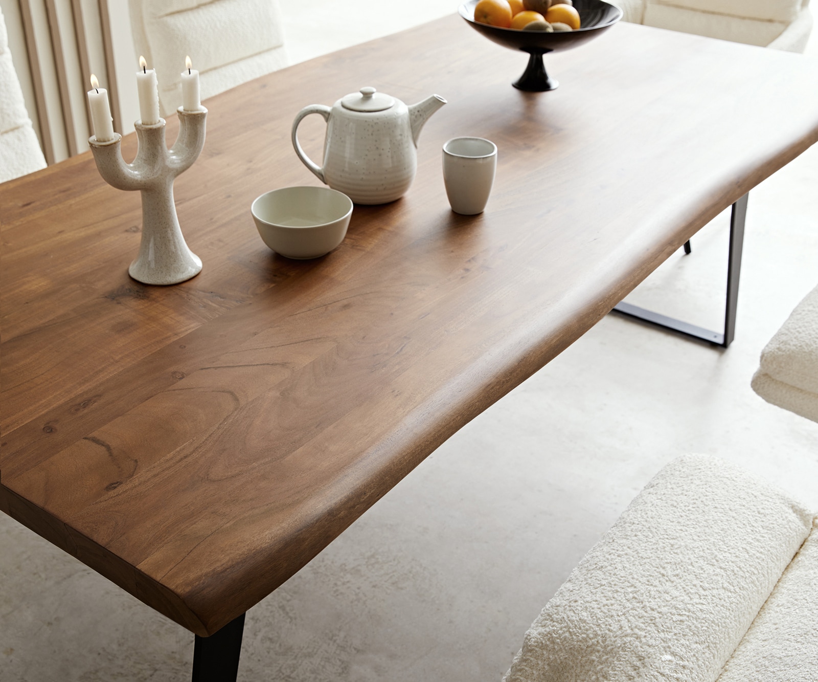 Table-à-manger Edge 200x100 acacia marron métal incliné Live-Edge 5 Table-à-manger Edge 200x100 acacia marron métal incliné Live-Edge 5