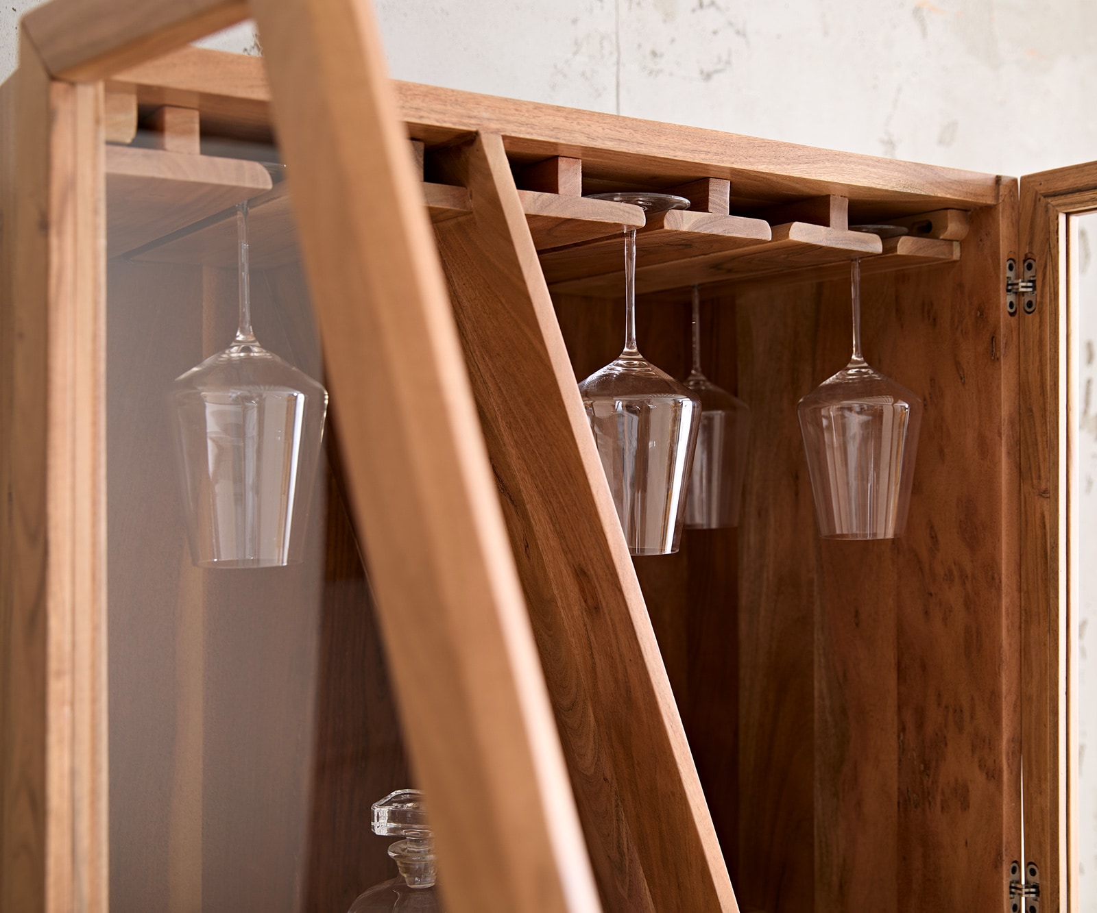 Vitrine-en-verreTaza 75x210 cm acacia naturel 4 portes armoire de bar 5 Vitrine-en-verreTaza 75x210 cm acacia naturel 4 portes armoire de bar 5