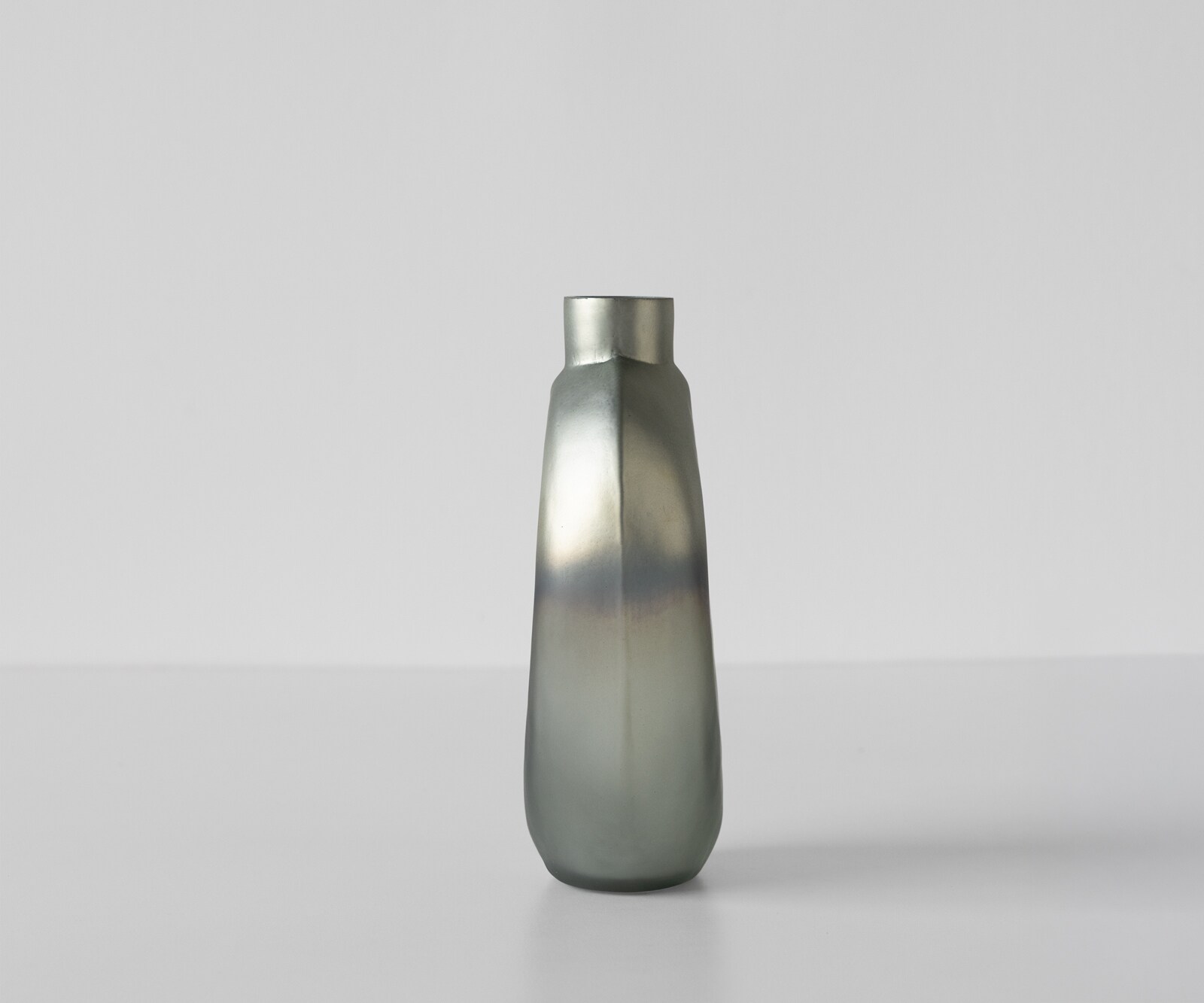 Vase Mireva l15 x P9 x H27 cm Verre Aurora Soufflé à la bouche 3
